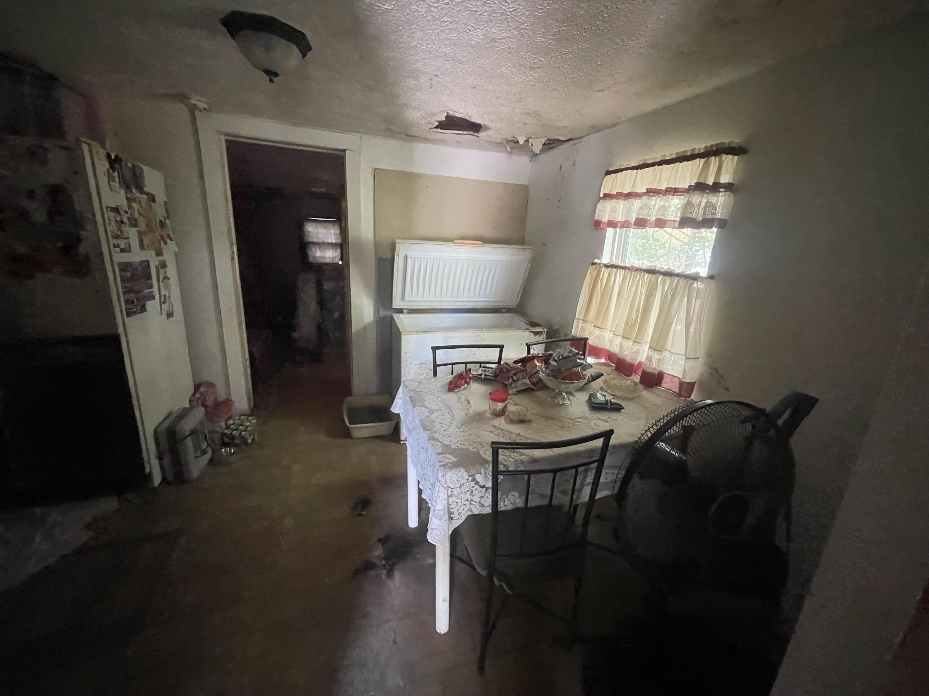 1143 North Oakland Avenue Property Photo 3