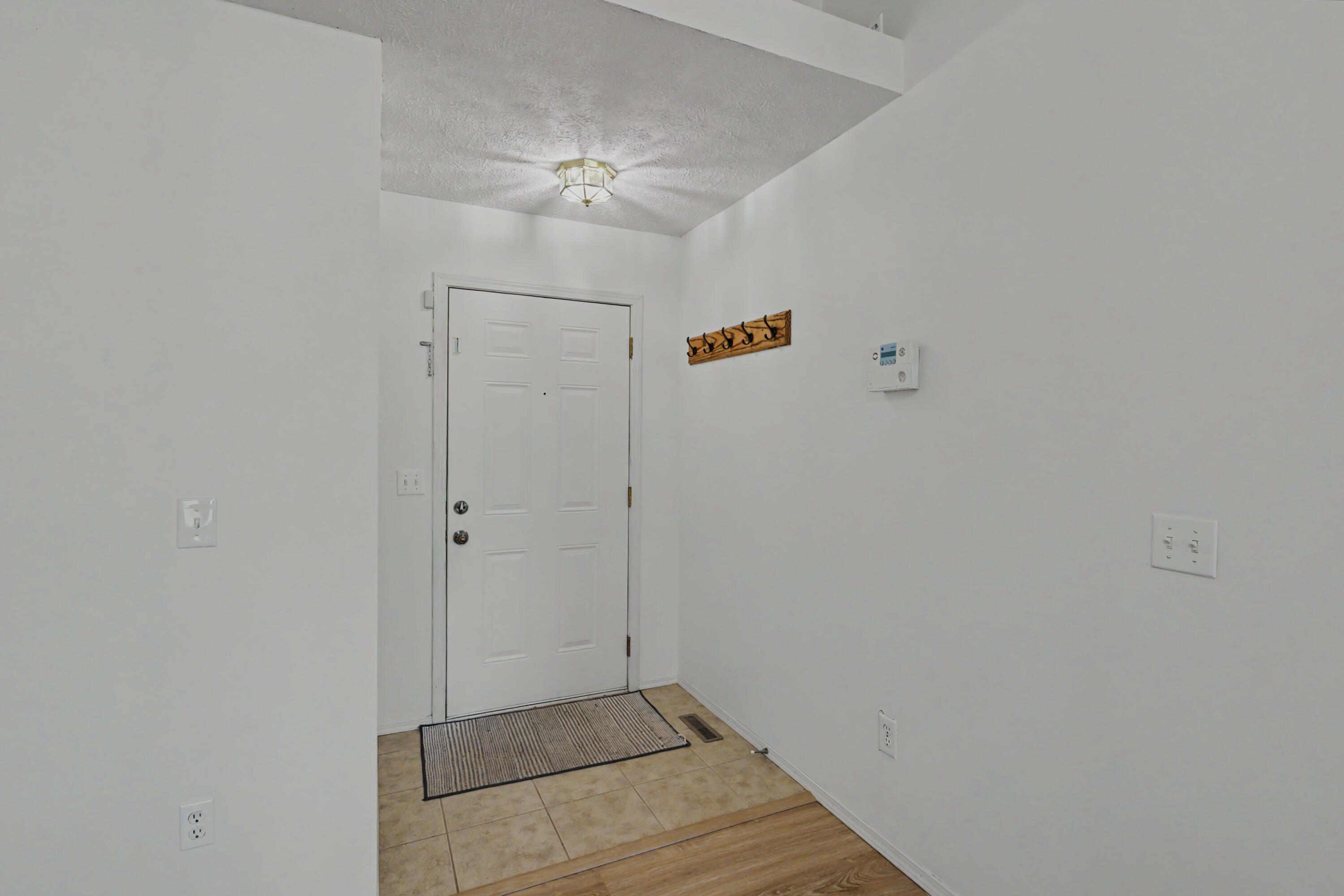 1107 East Melton Road Property Photo 5