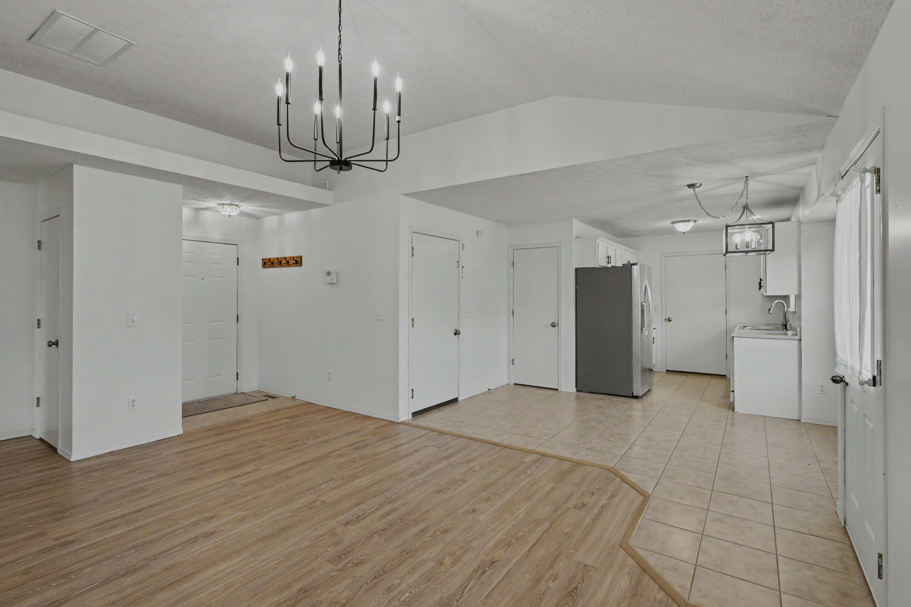 1107 East Melton Road Property Photo 7