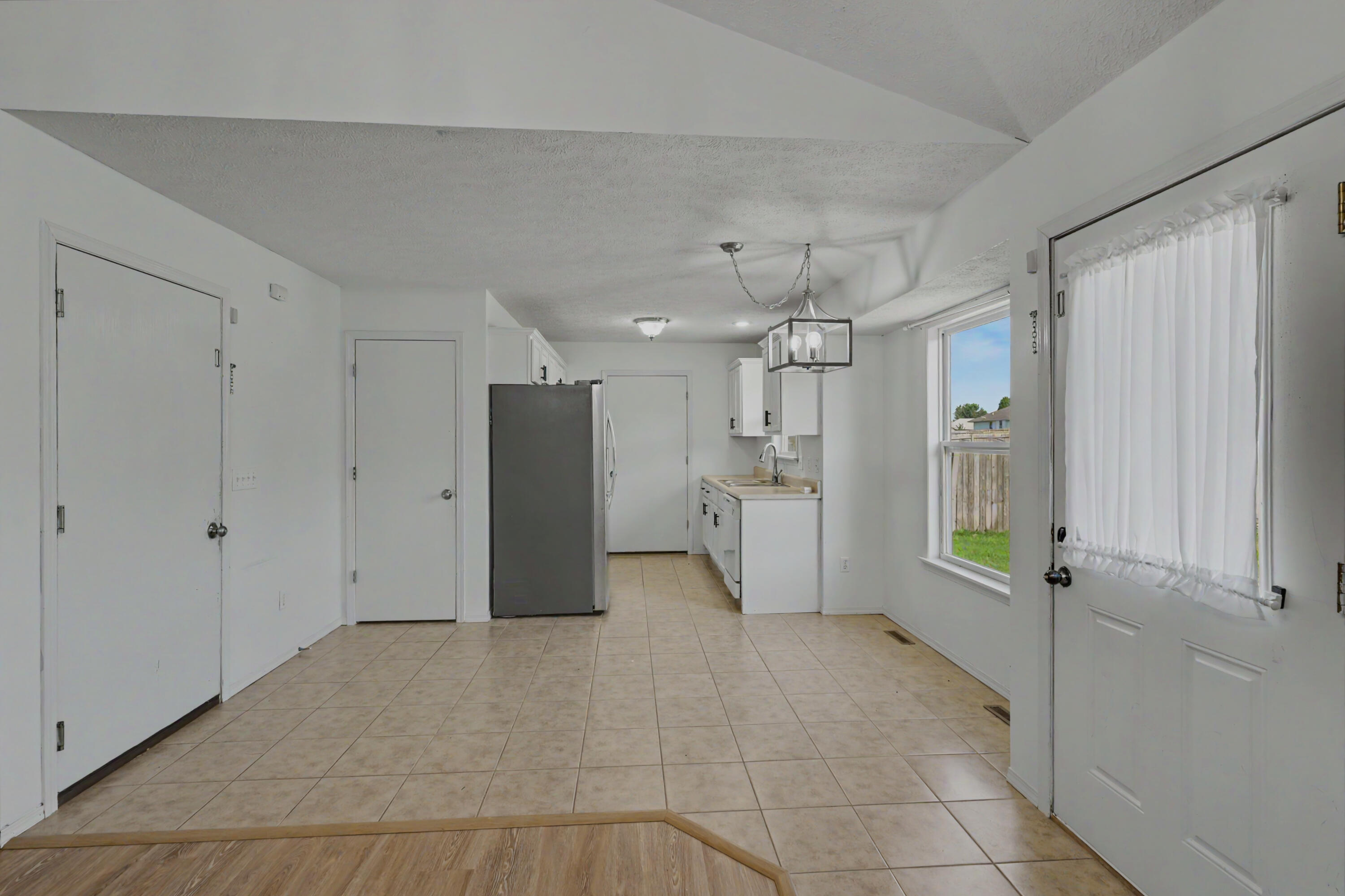 1107 East Melton Road Property Photo 9