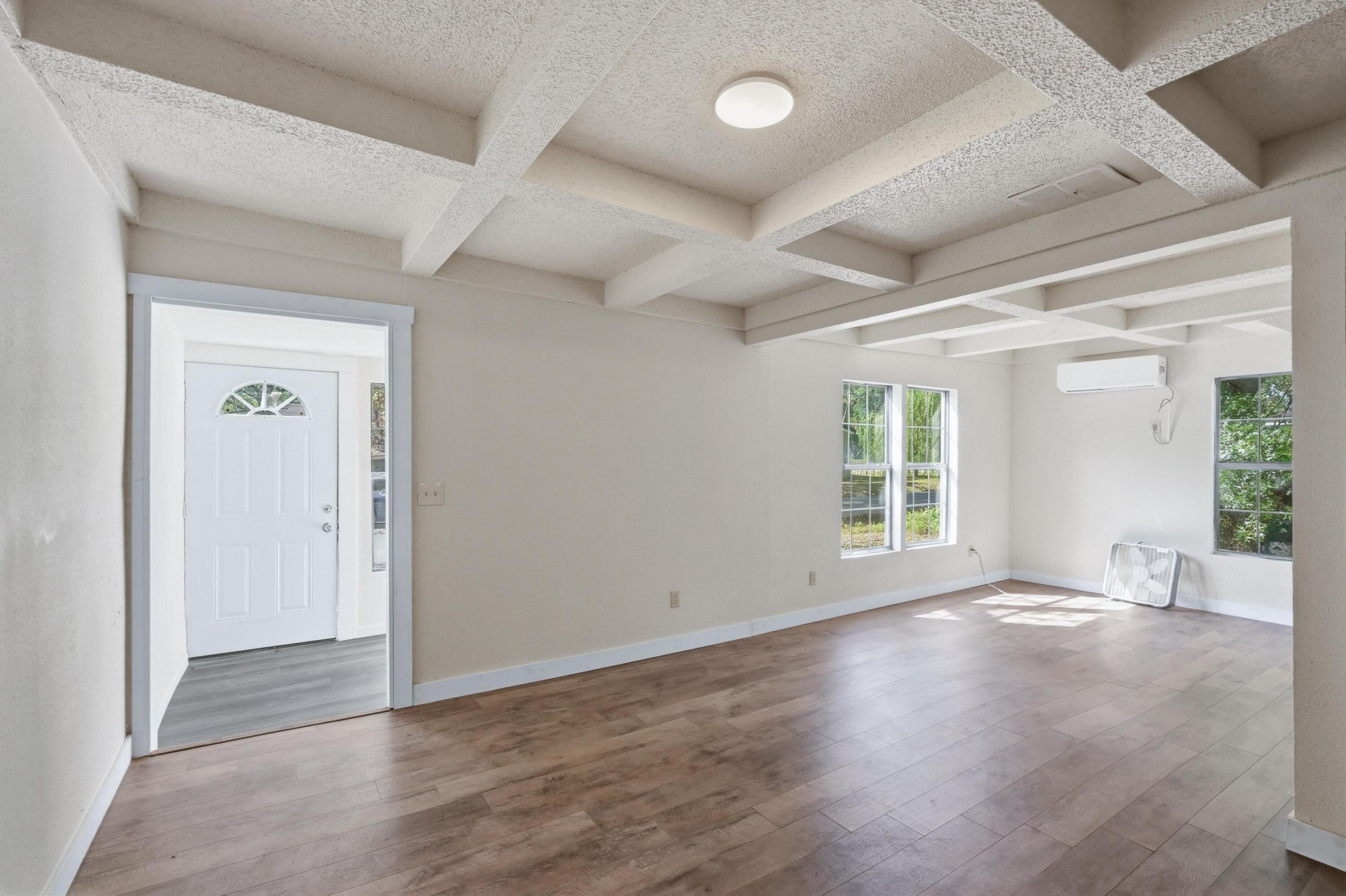 1402 Poplar Street Property Photo 8