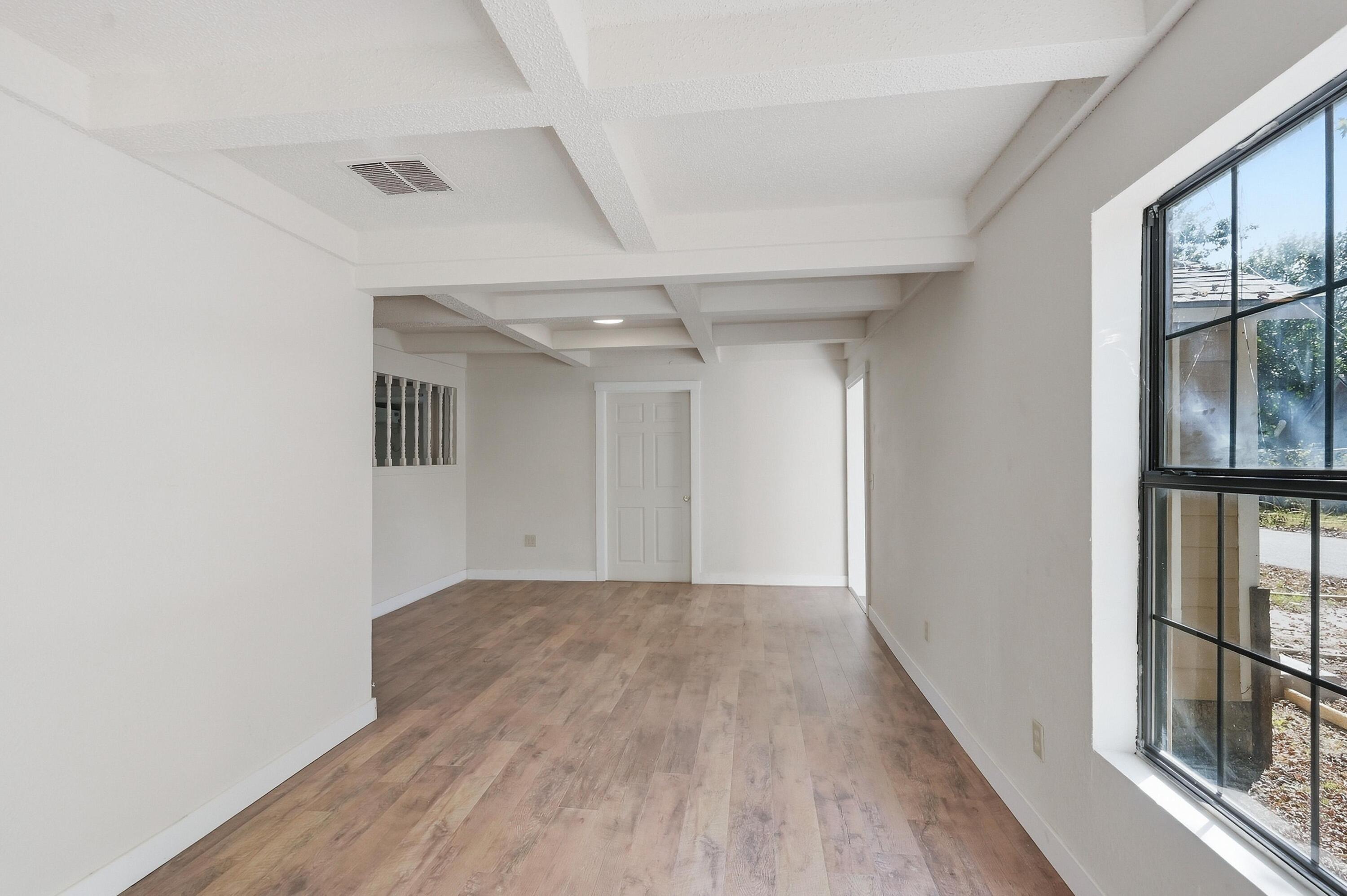 1402 Poplar Street Property Photo 9