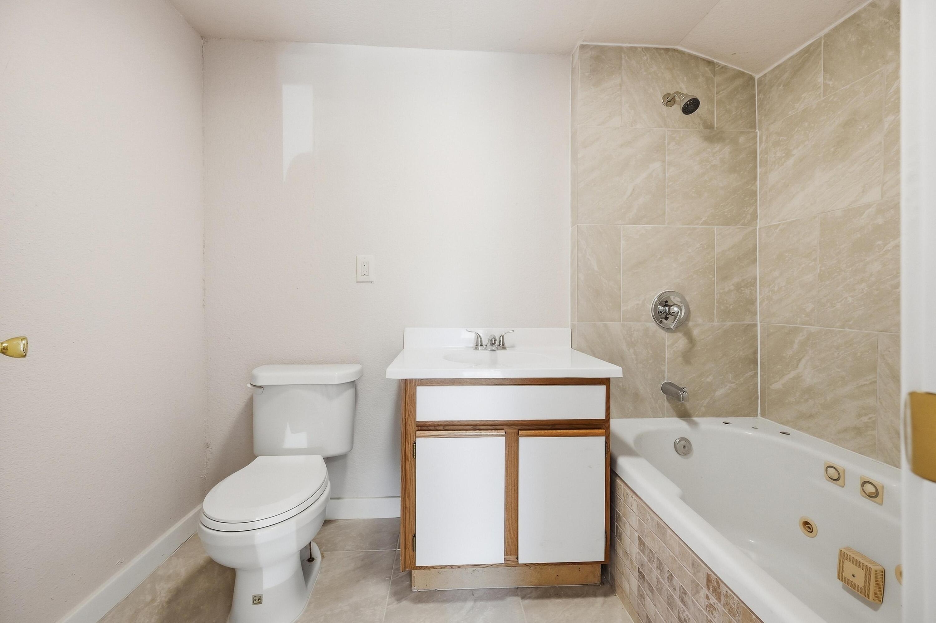 1402 Poplar Street Property Photo 12