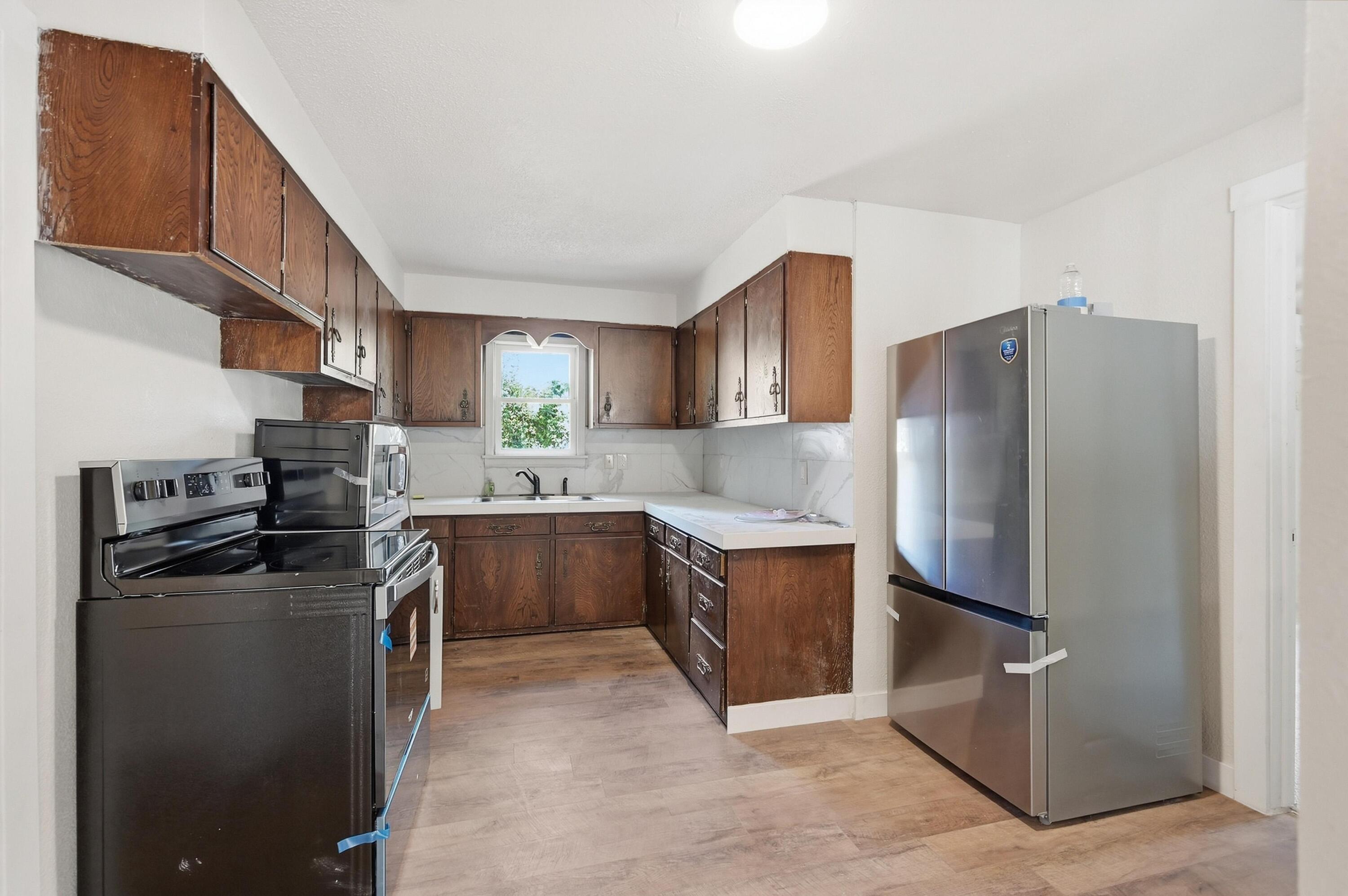 1402 Poplar Street Property Photo 14