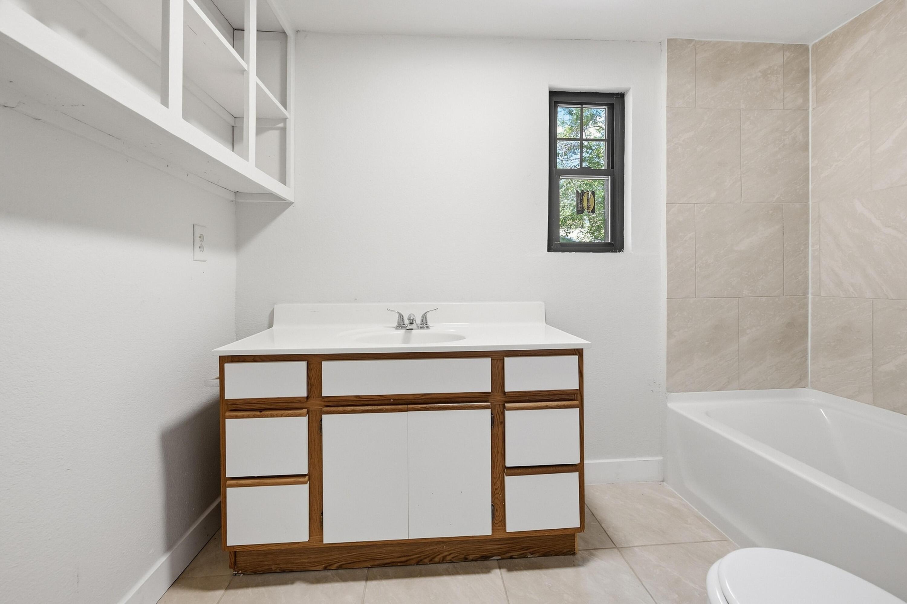 1402 Poplar Street Property Photo 17