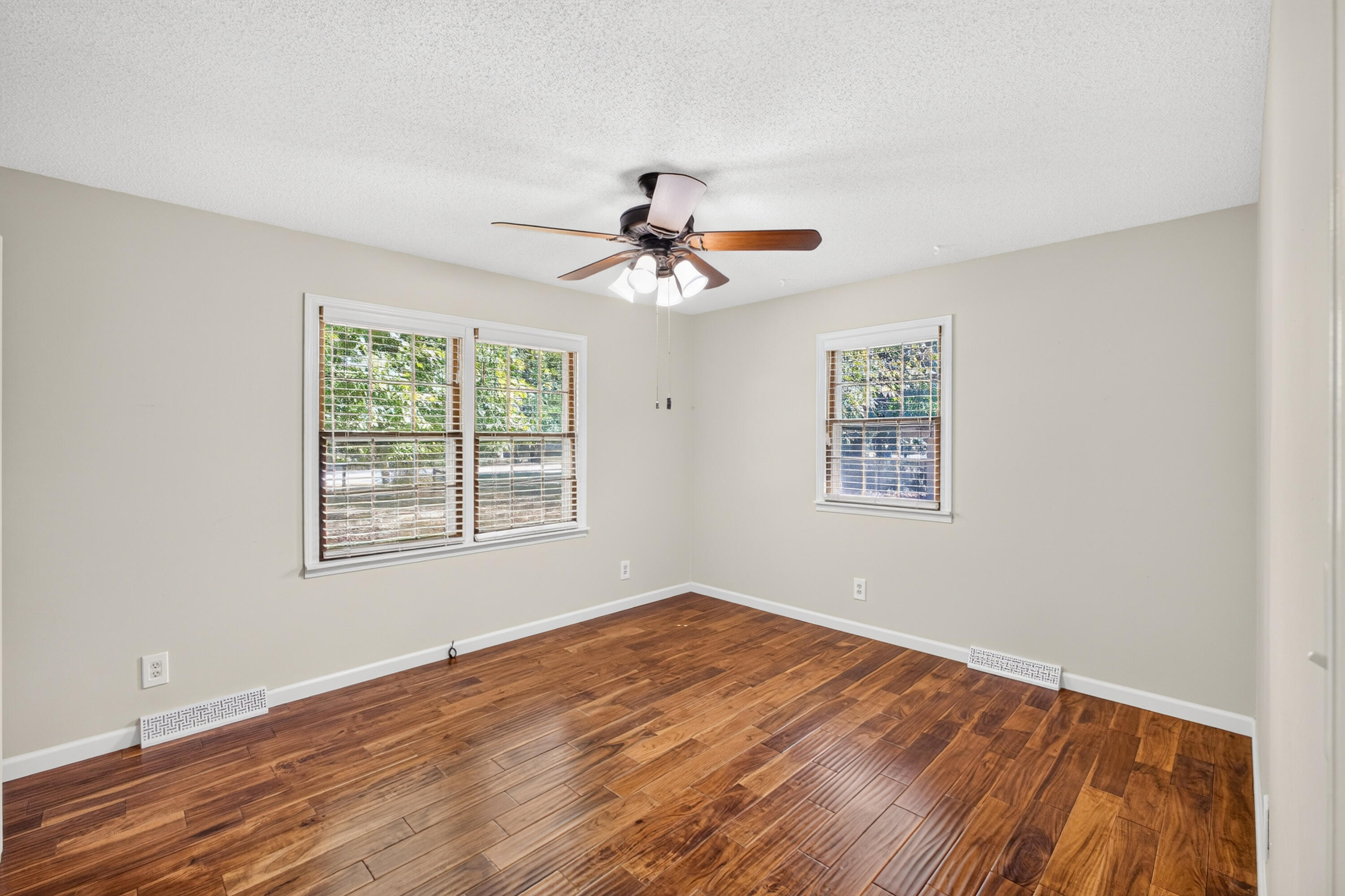 2829 North Oakland Avenue Property Photo 17