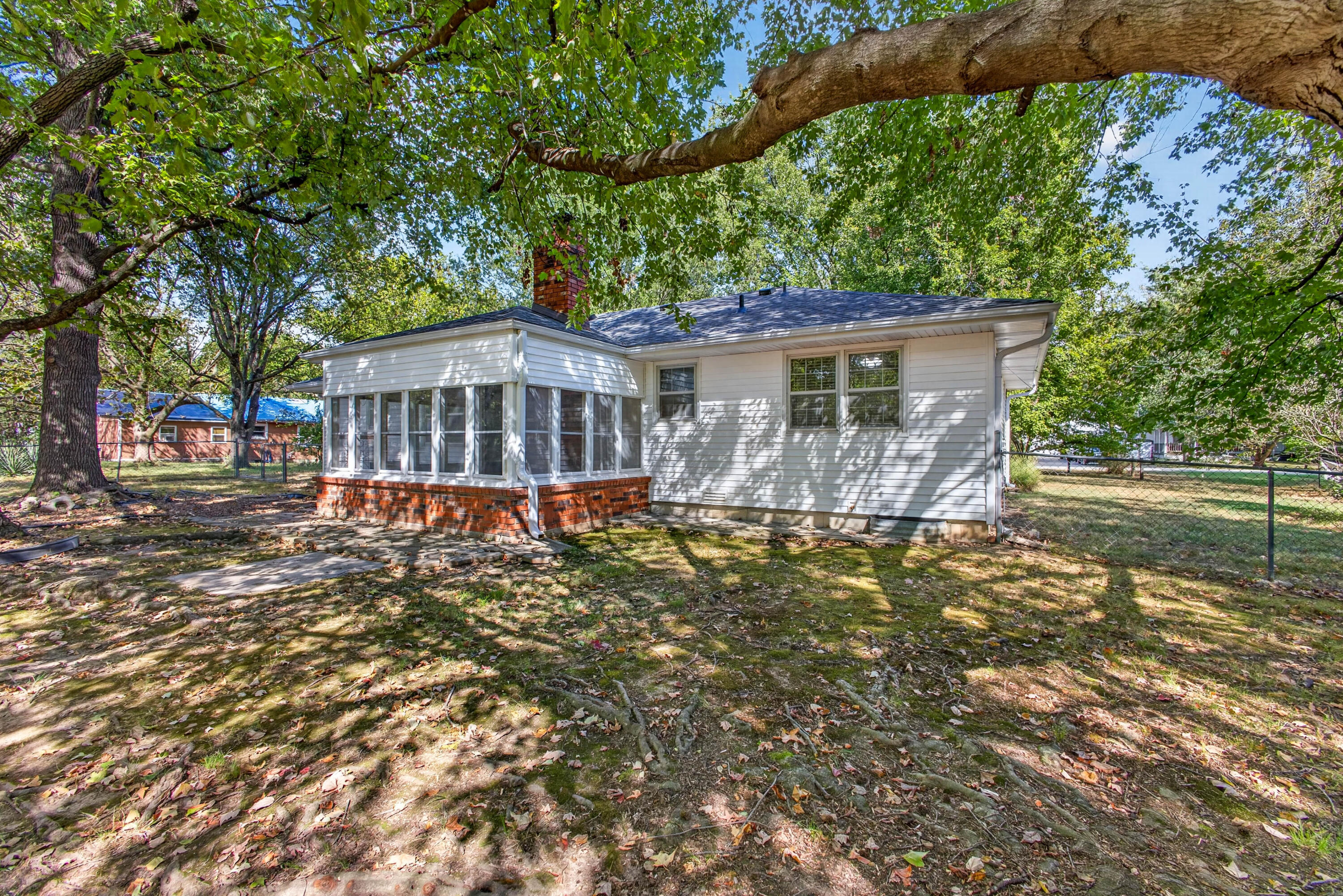 2829 North Oakland Avenue Property Photo 28