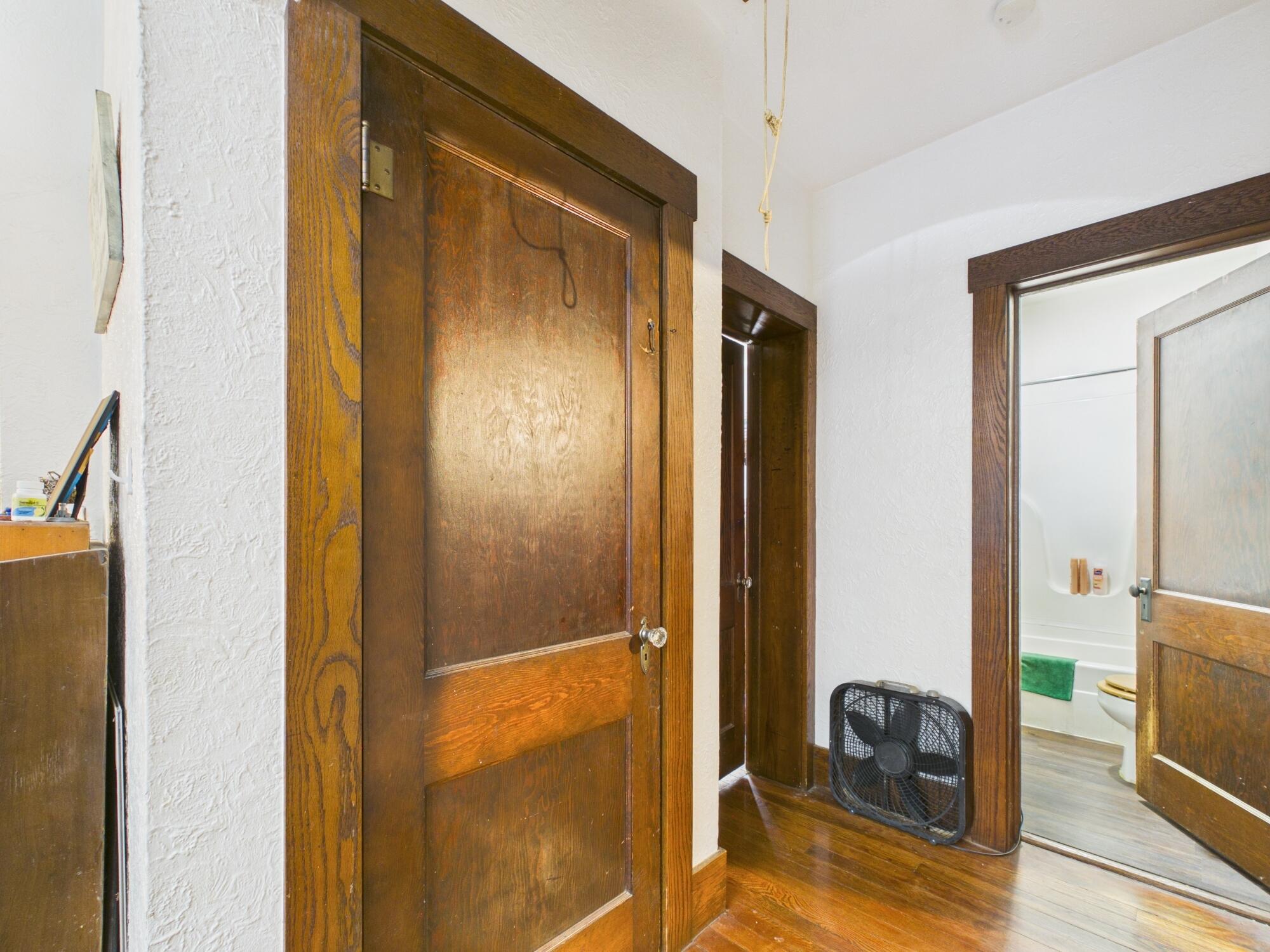 824 West Main Street Property Photo 17