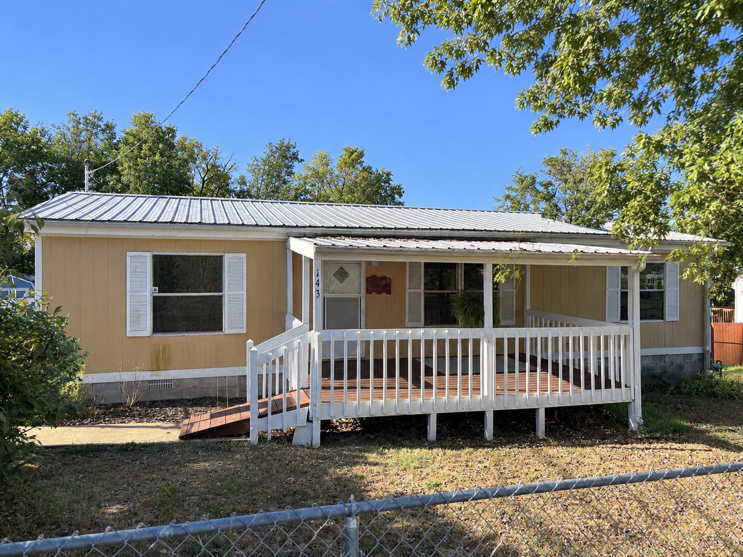 143 East Ella Street Property Photo 1