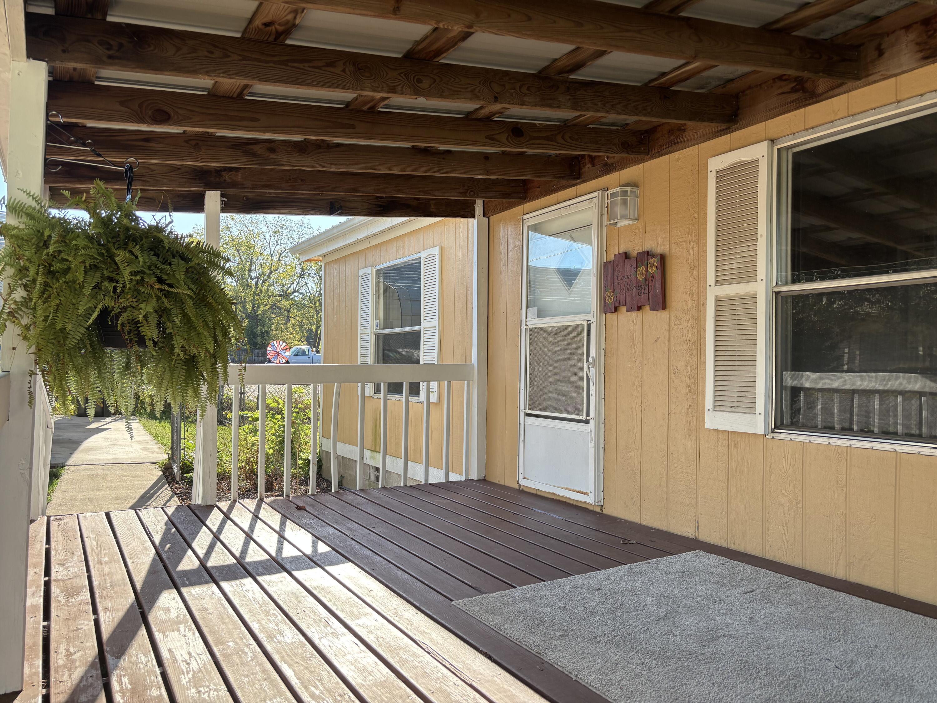 143 East Ella Street Property Photo 3
