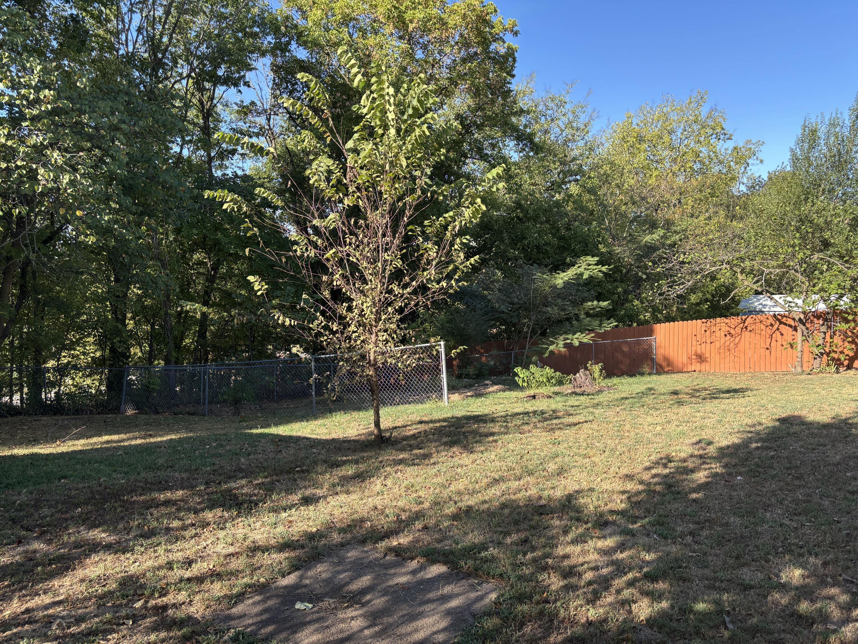 143 East Ella Street Property Photo 20