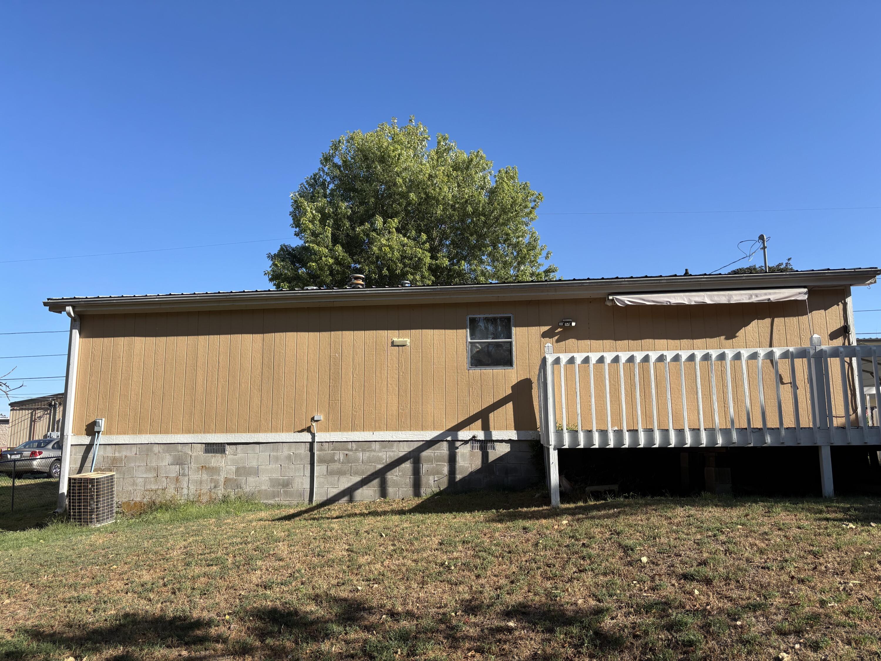 143 East Ella Street Property Photo 24