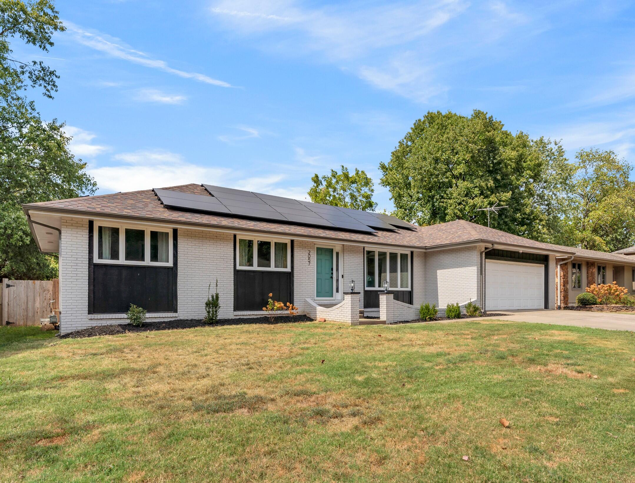 2057 South Wellington Avenue Property Photo