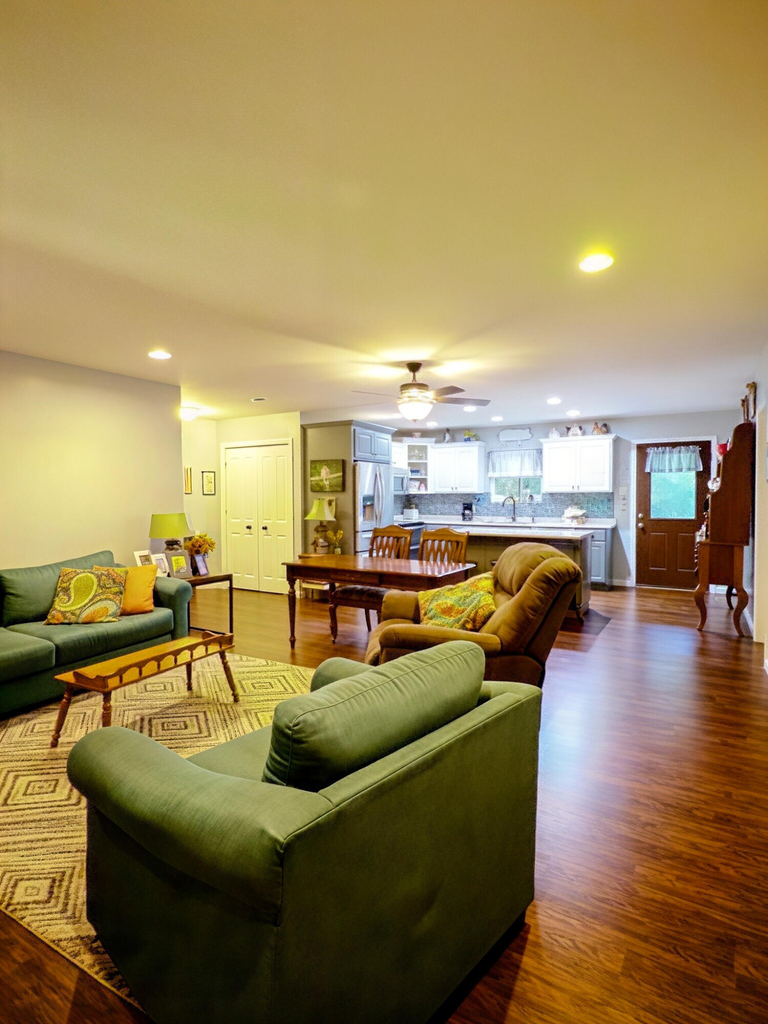 100 David Street Property Photo 8