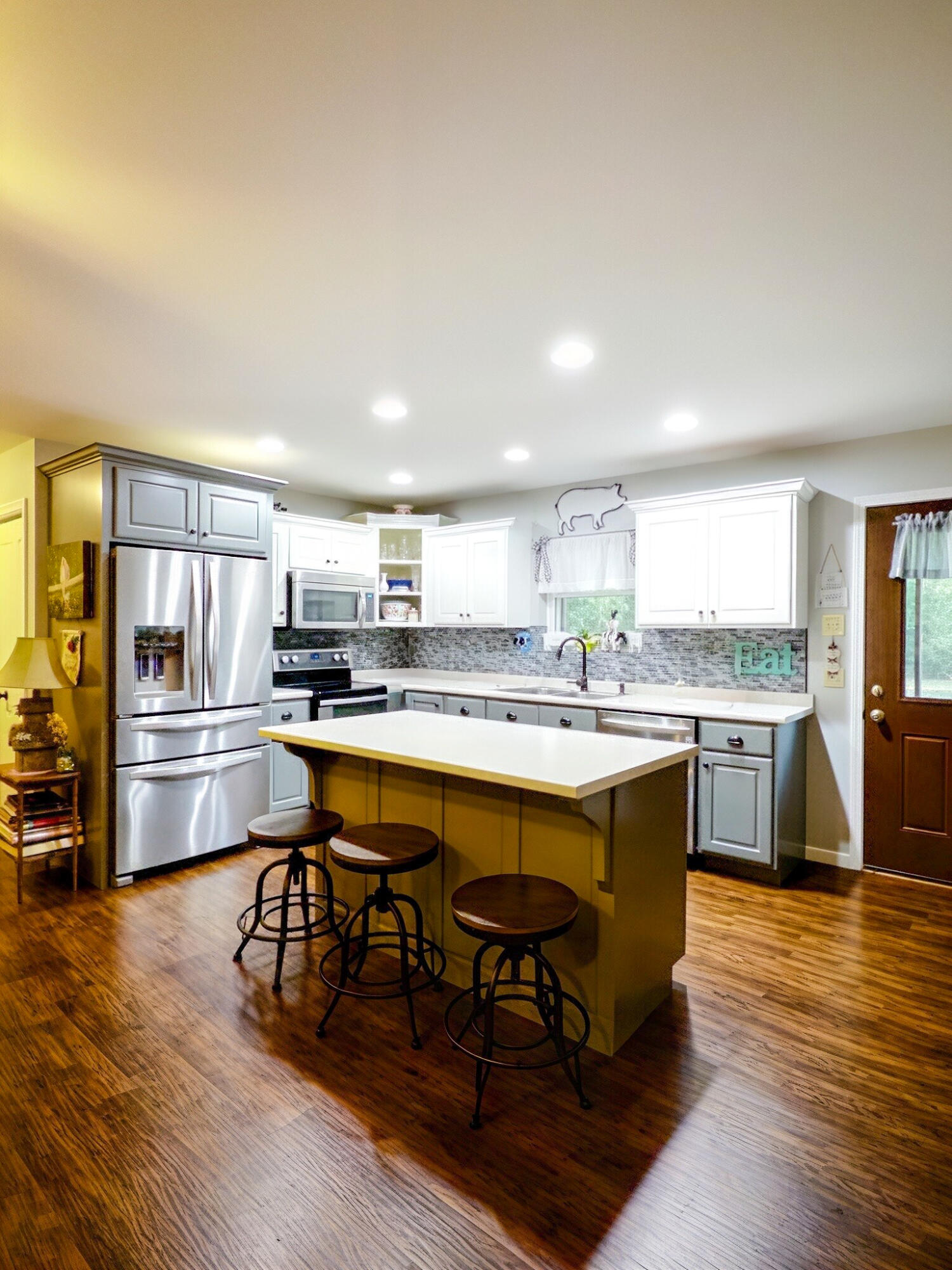 100 David Street Property Photo 14