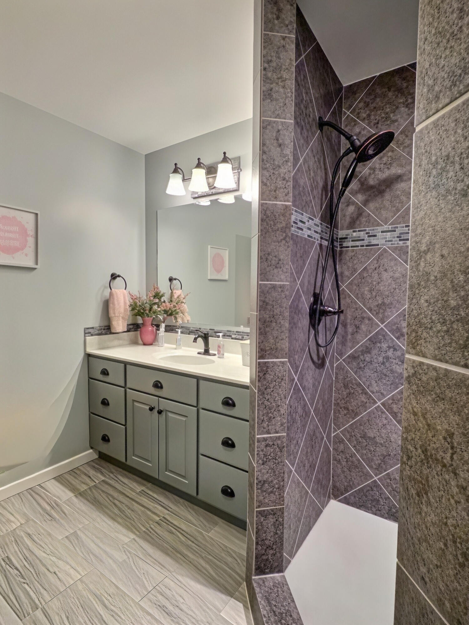 100 David Street Property Photo 22
