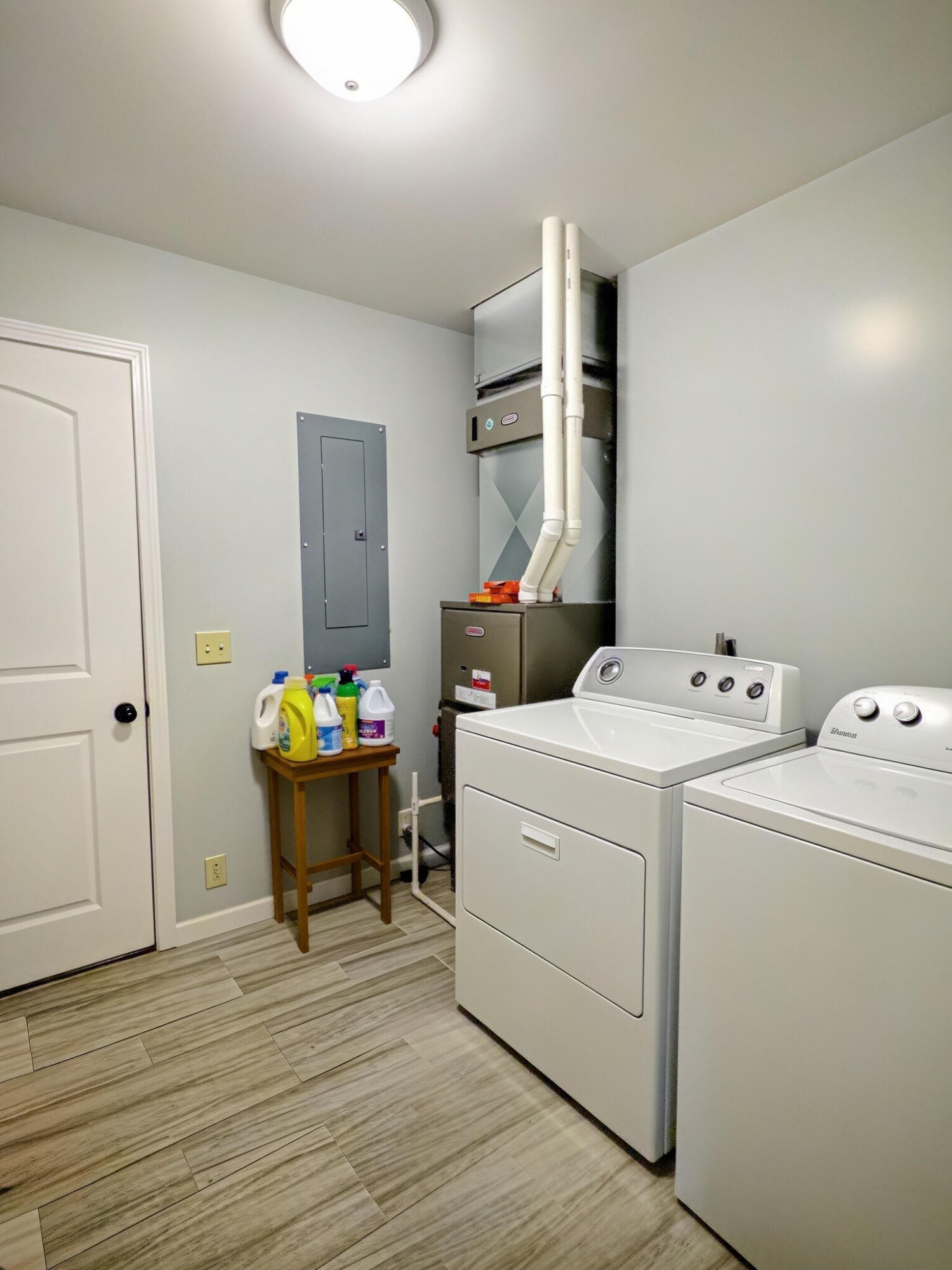 100 David Street Property Photo 27