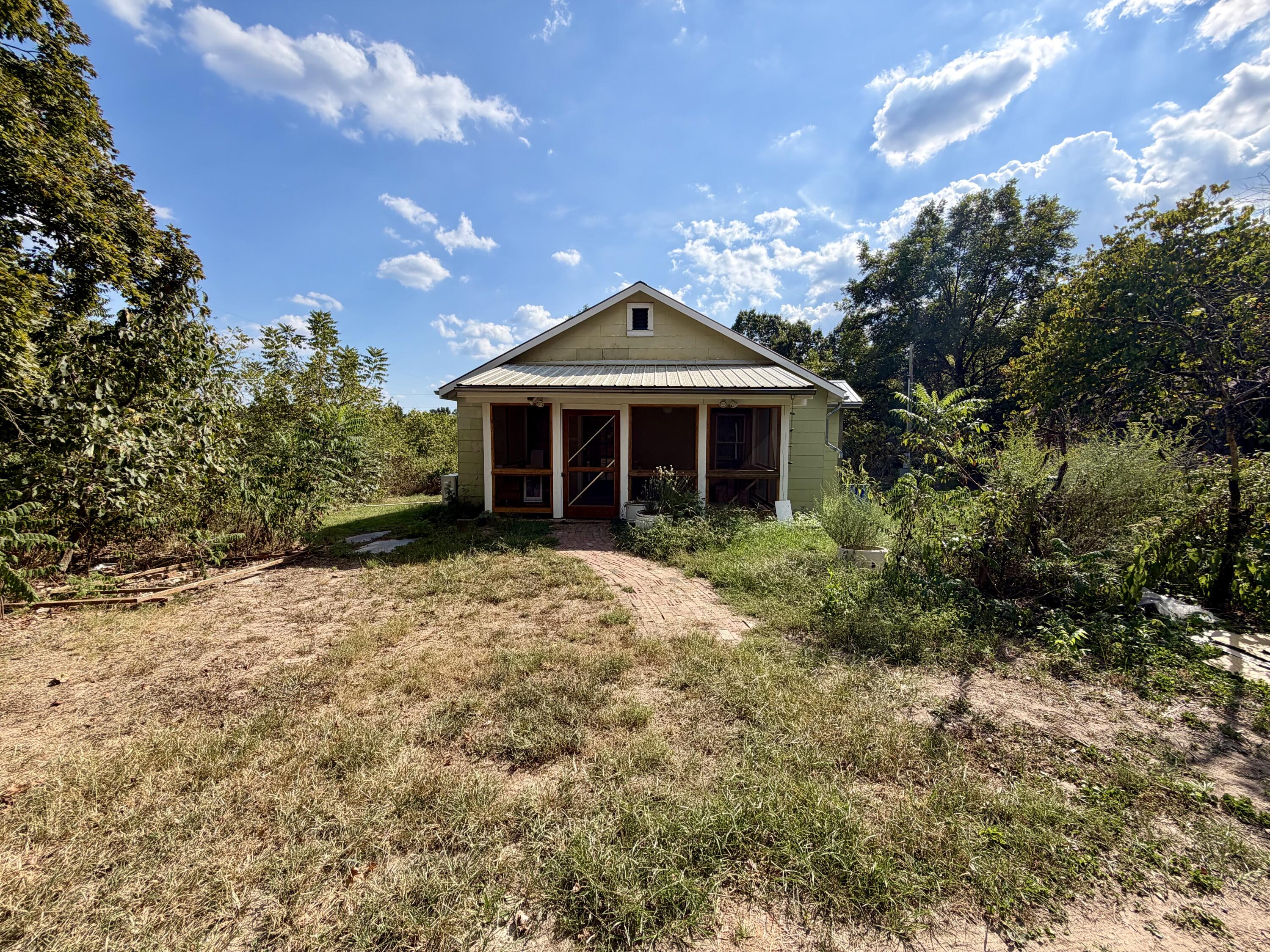 960 County Road 412 Property Photo 3