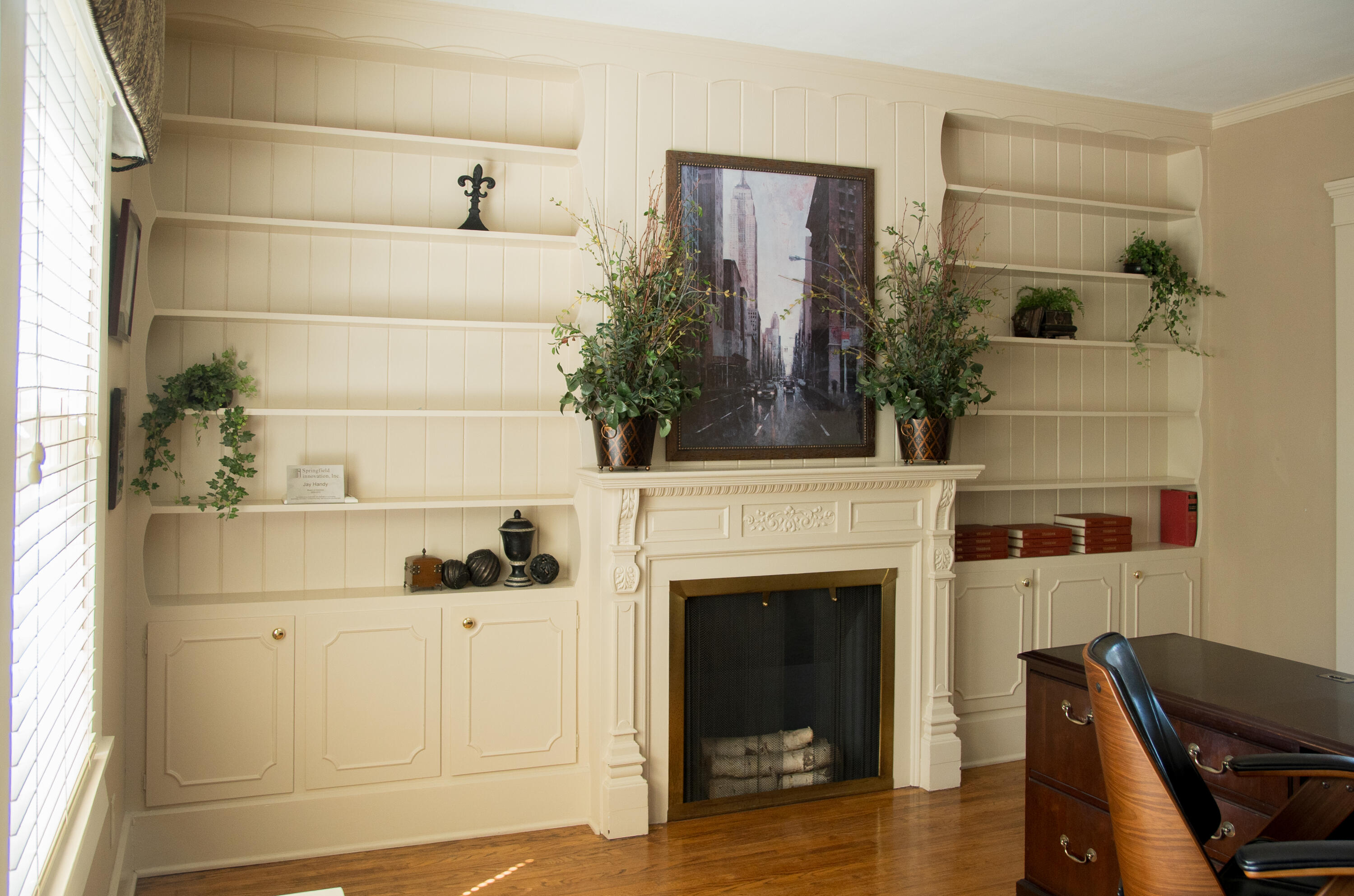 1201 East Walnut Street Property Photo 13