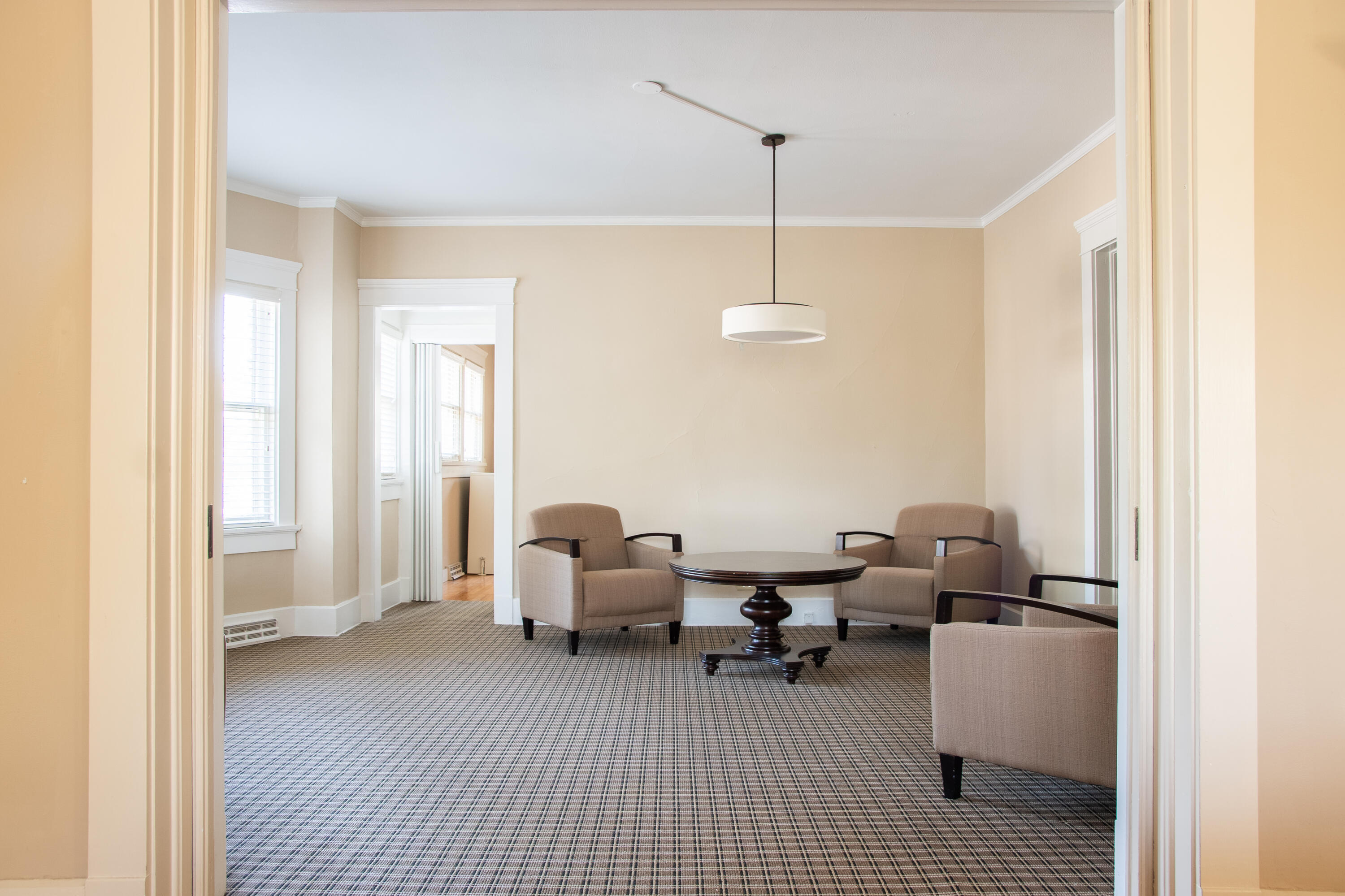1201 East Walnut Street Property Photo 15