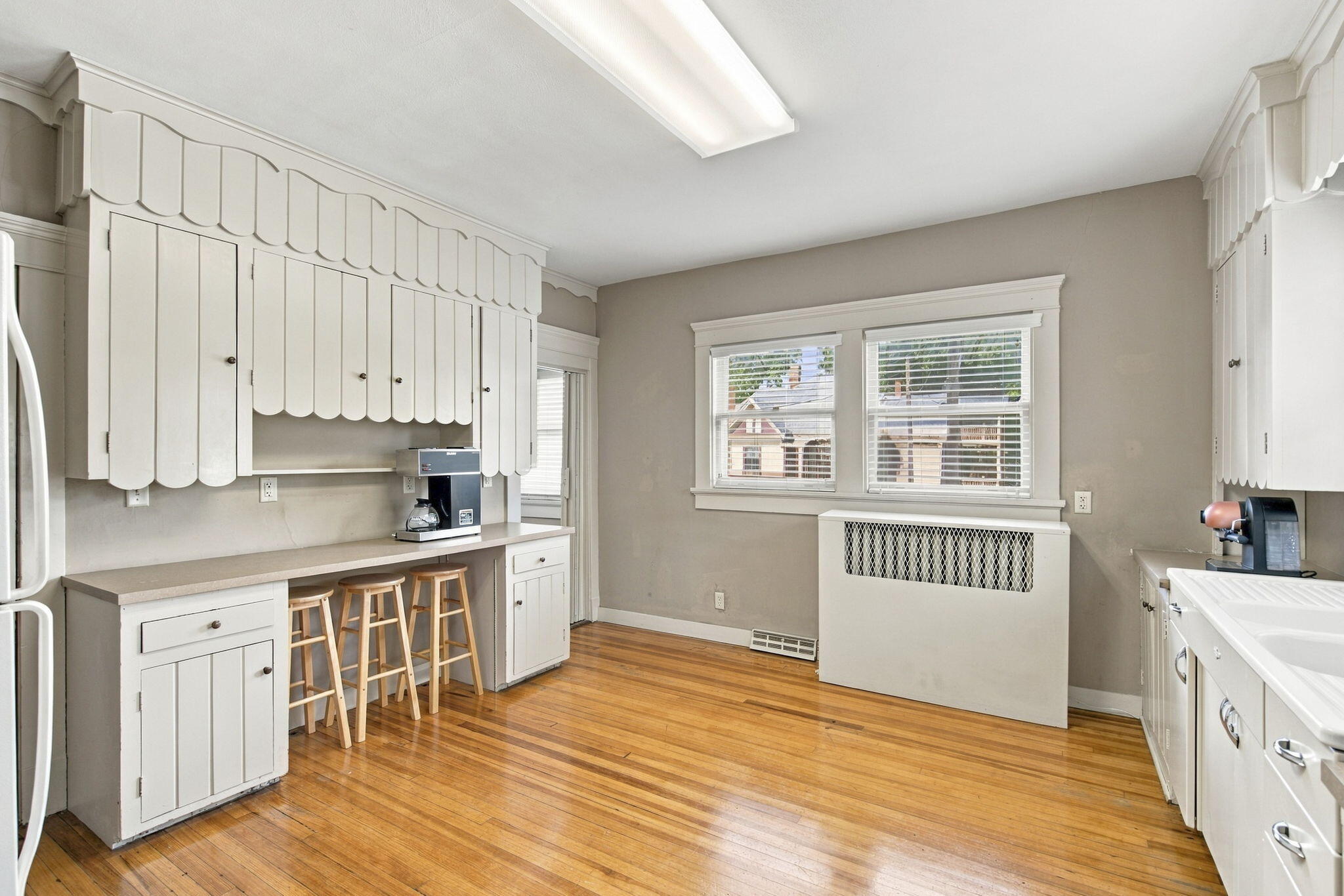 1201 East Walnut Street Property Photo 18
