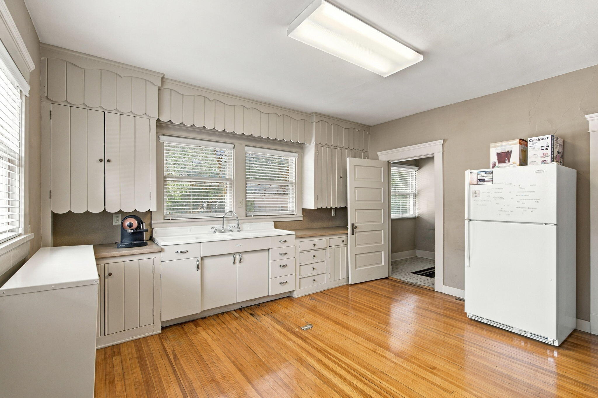 1201 East Walnut Street Property Photo 20