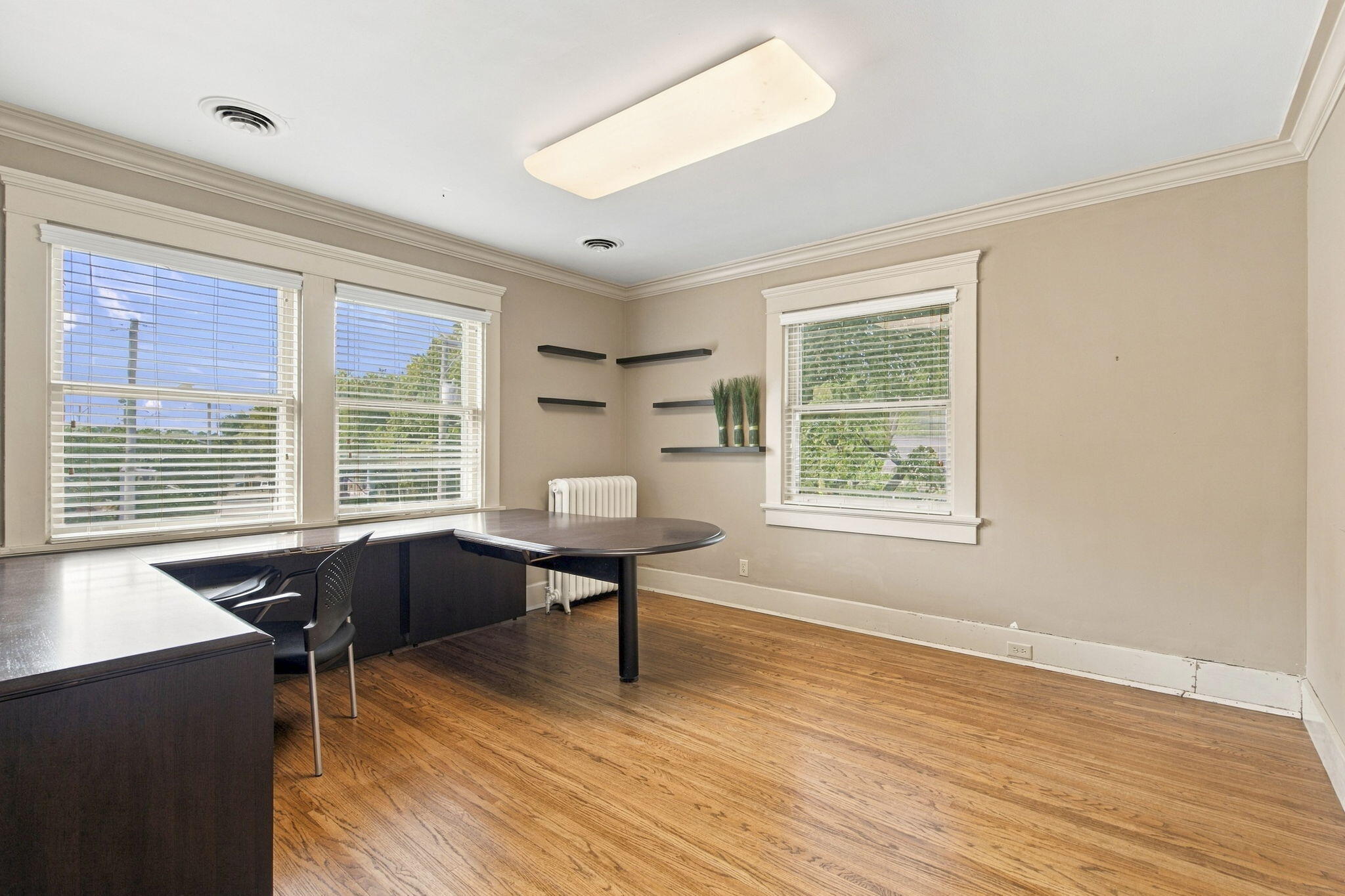 1201 East Walnut Street Property Photo 27