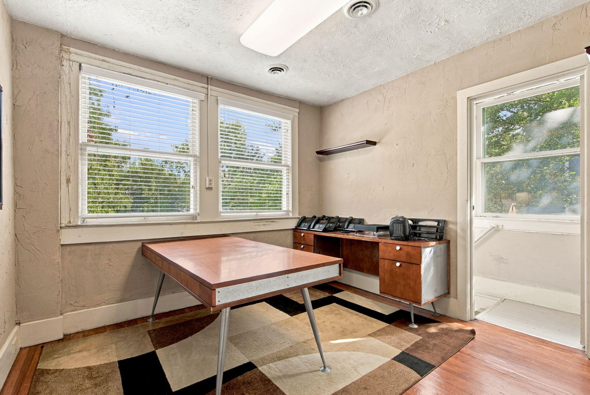 1201 East Walnut Street Property Photo 34