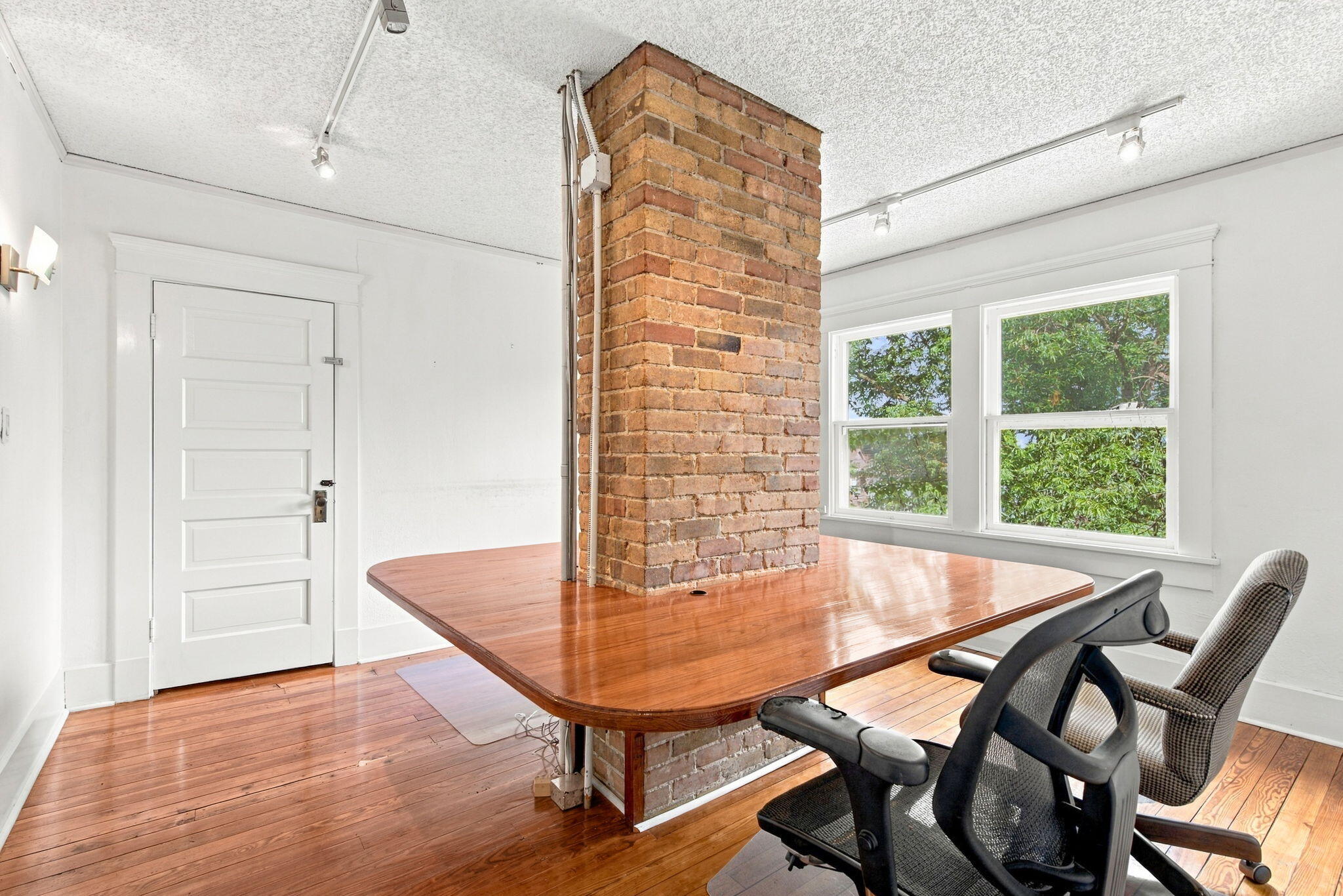 1201 East Walnut Street Property Photo 35
