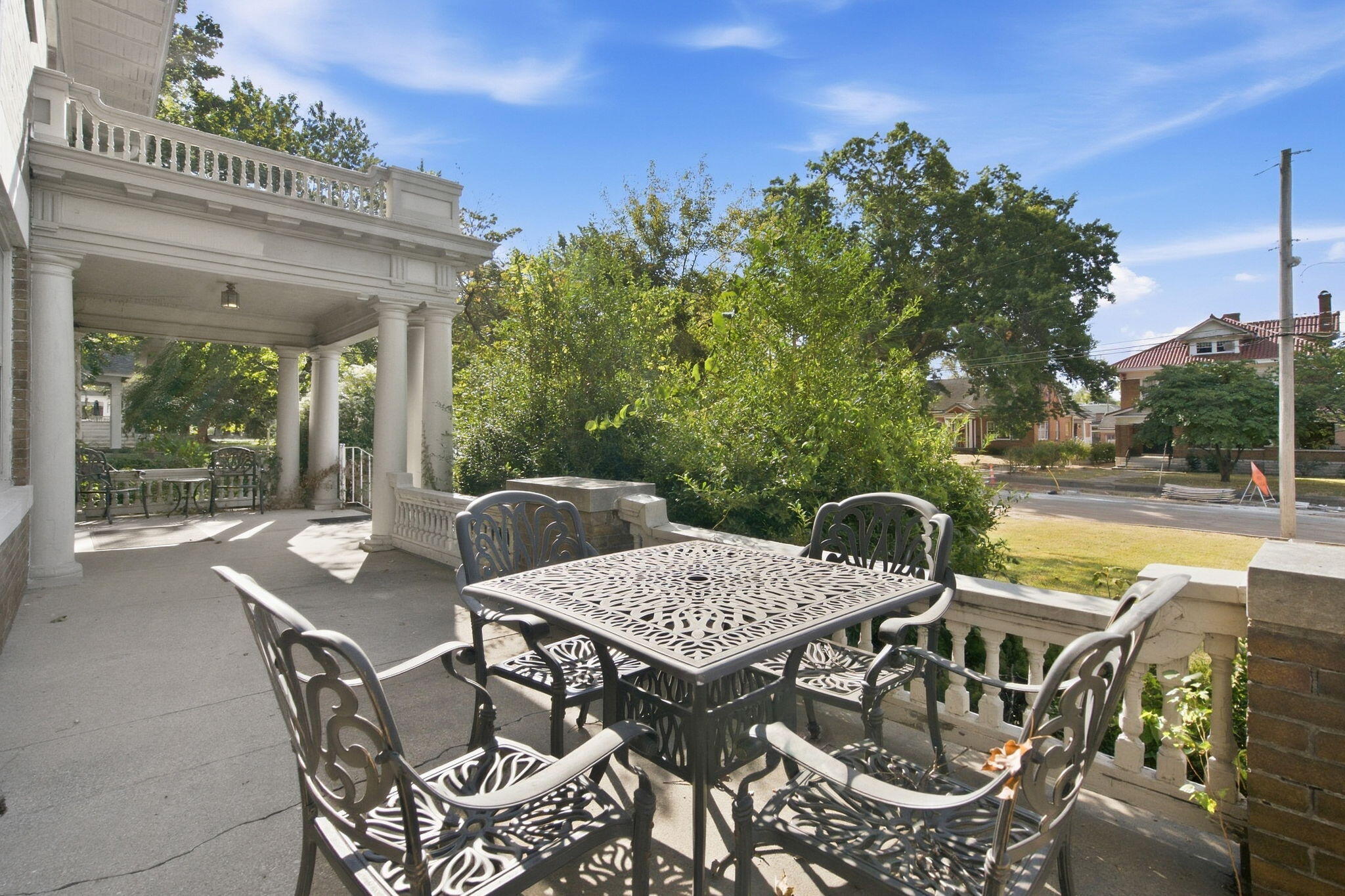 1201 East Walnut Street Property Photo 44