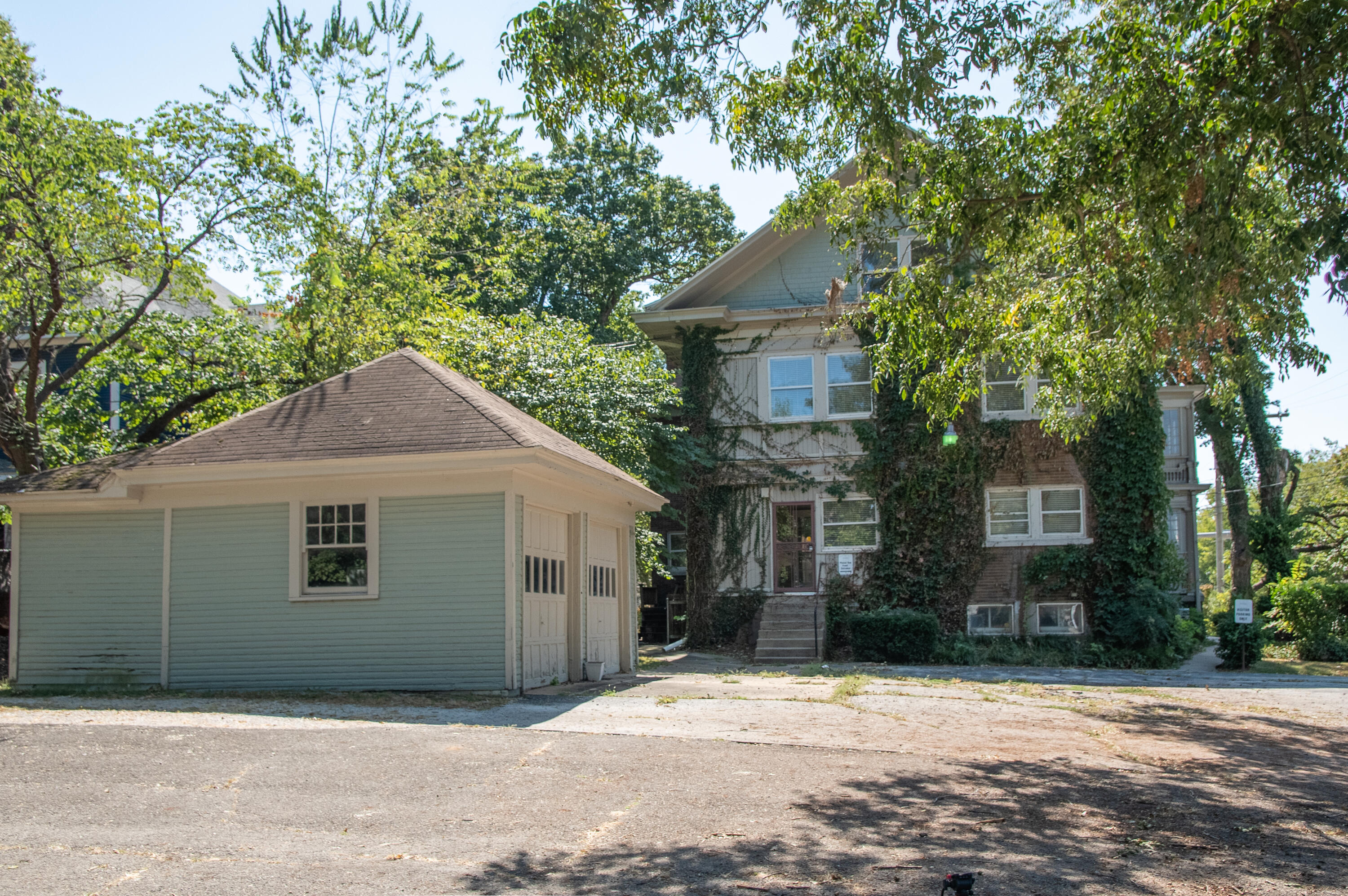 1201 East Walnut Street Property Photo 46