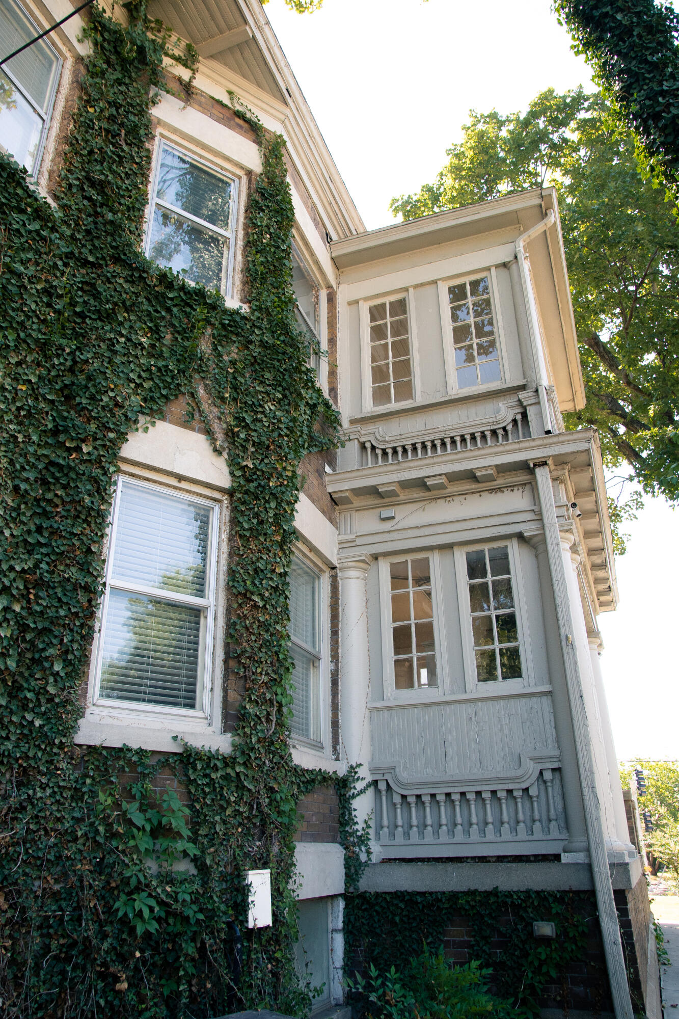 1201 East Walnut Street Property Photo 47