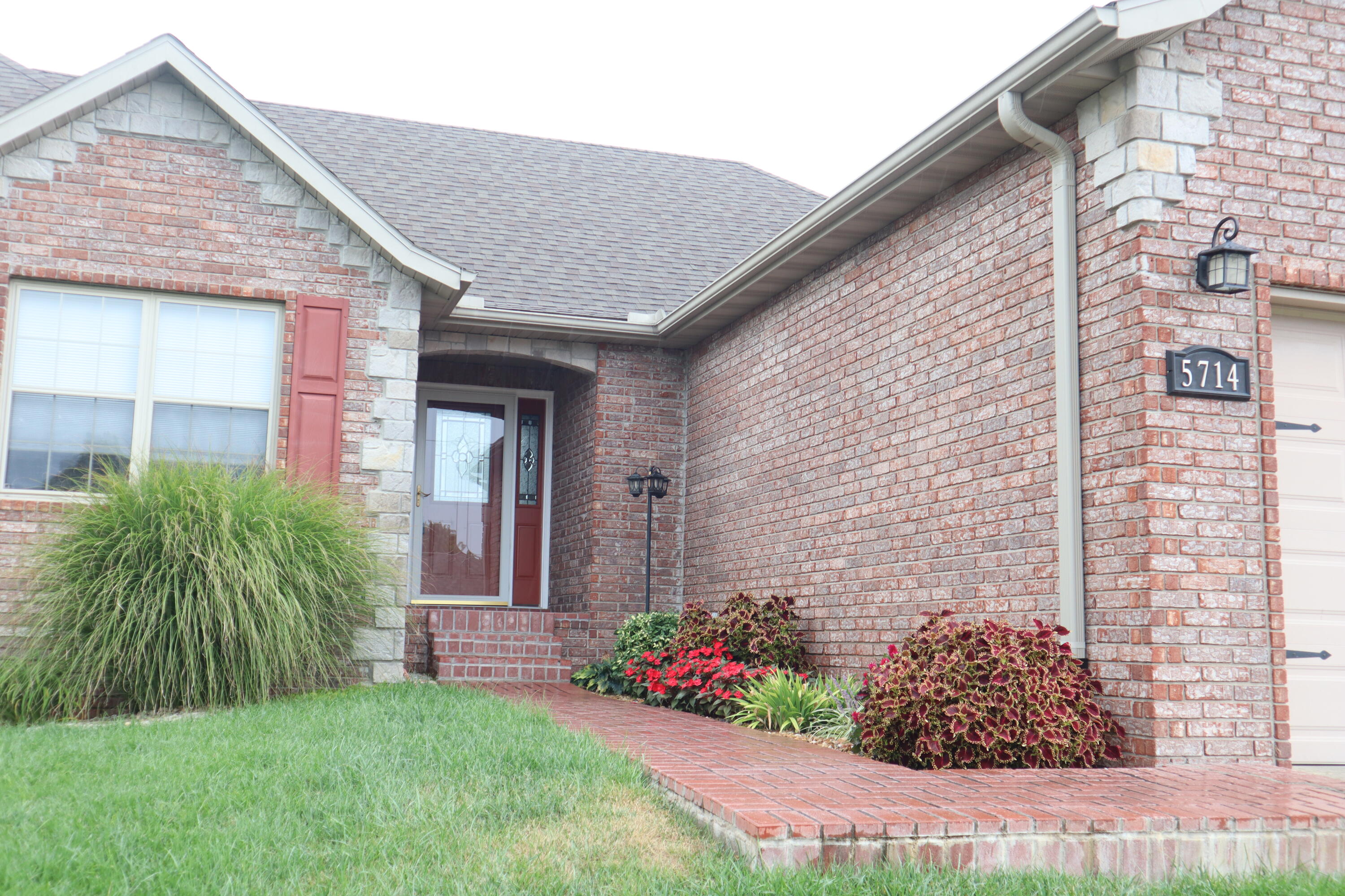 5714 South Lexington Avenue Property Photo 2