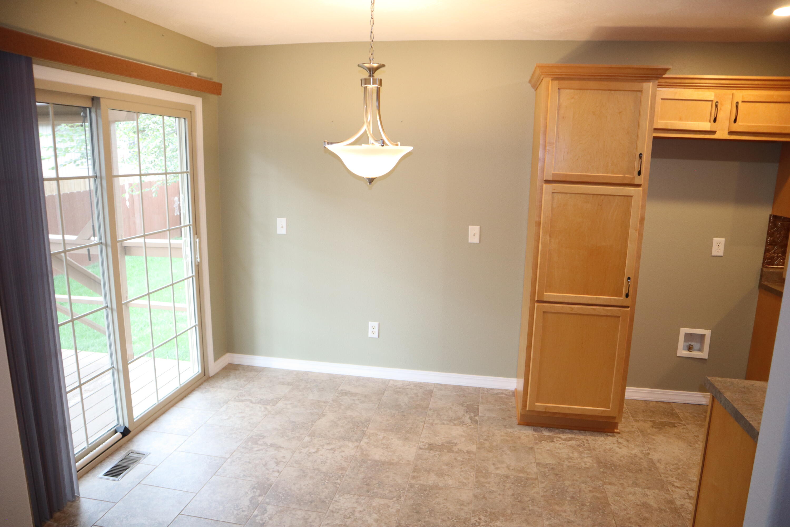 5714 South Lexington Avenue Property Photo 7
