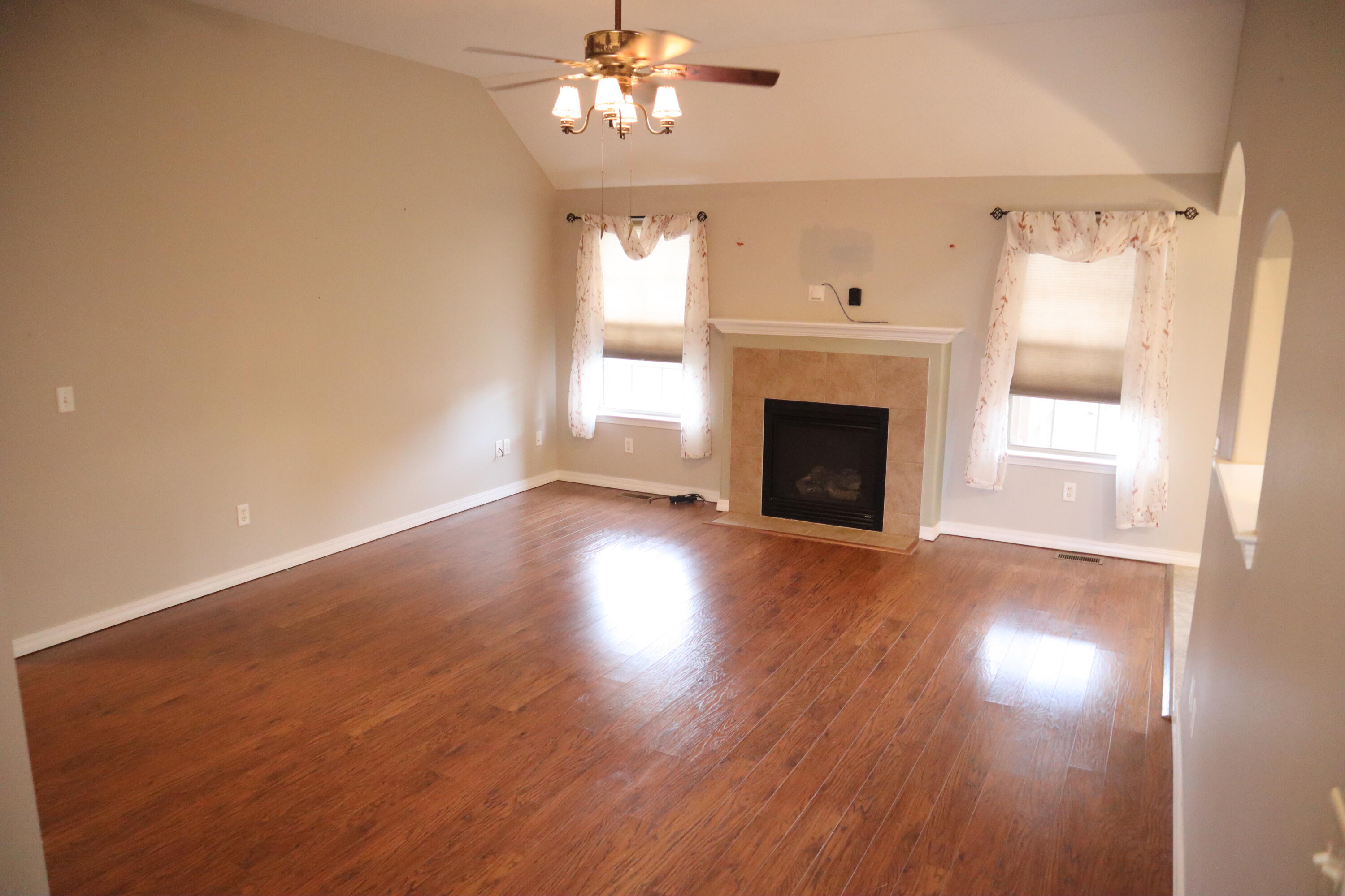 5714 South Lexington Avenue Property Photo 8