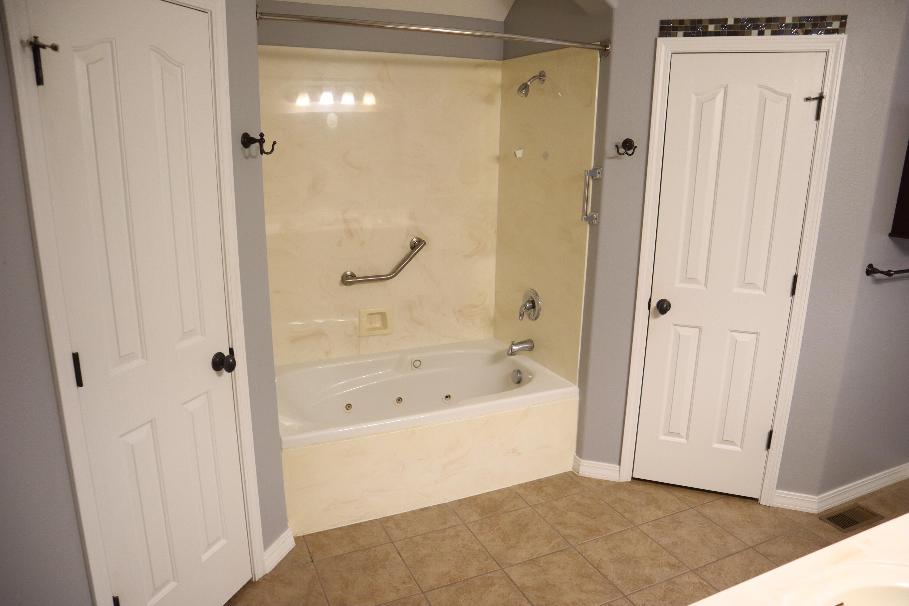 5714 South Lexington Avenue Property Photo 20