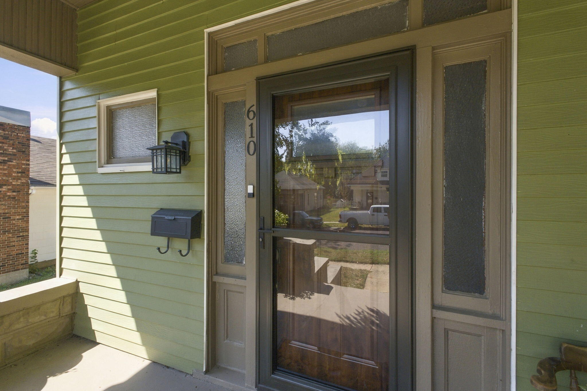 610 North Lincoln Avenue Property Photo 2