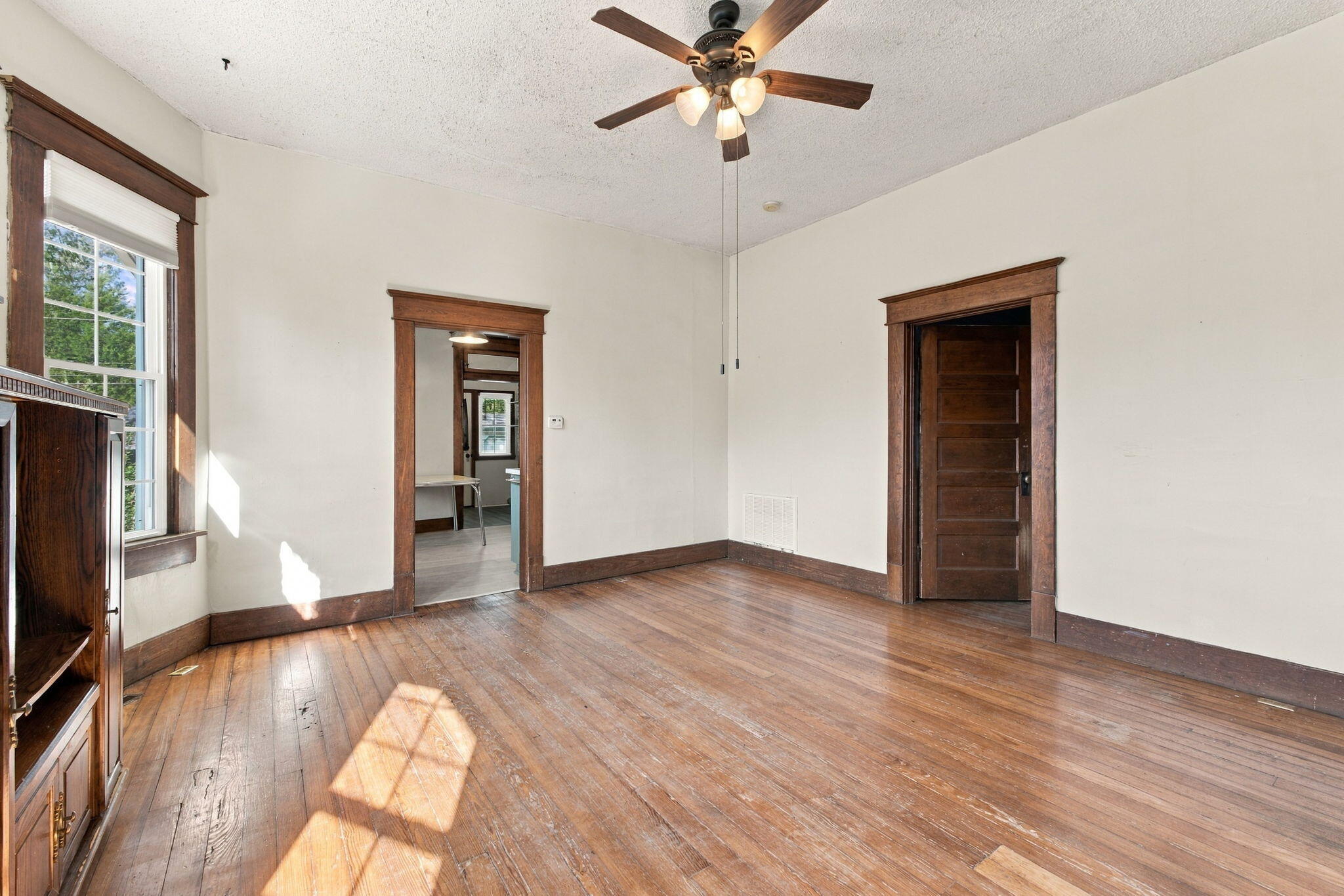 610 North Lincoln Avenue Property Photo 12