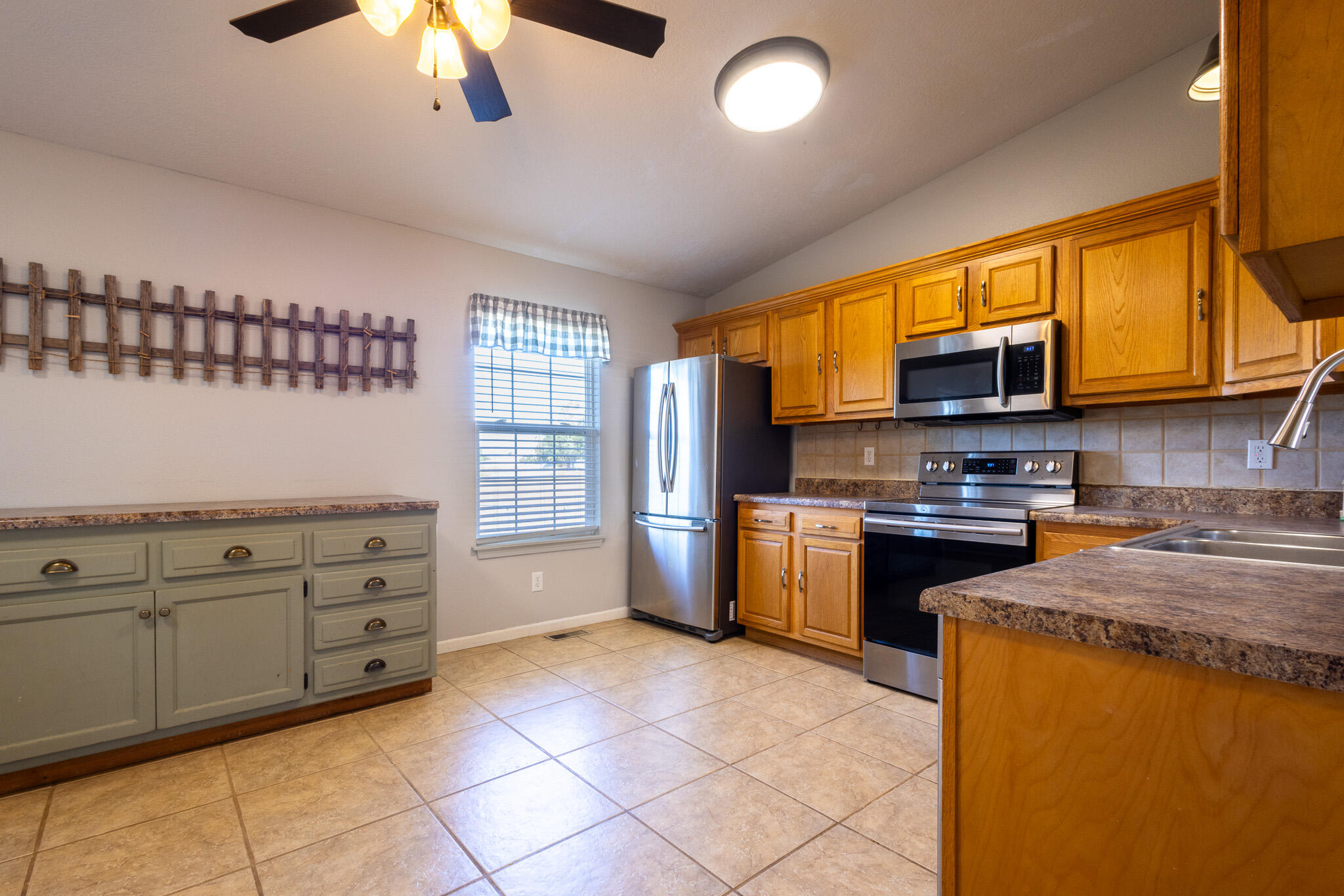 16276 Lawrence 1241 Property Photo 8
