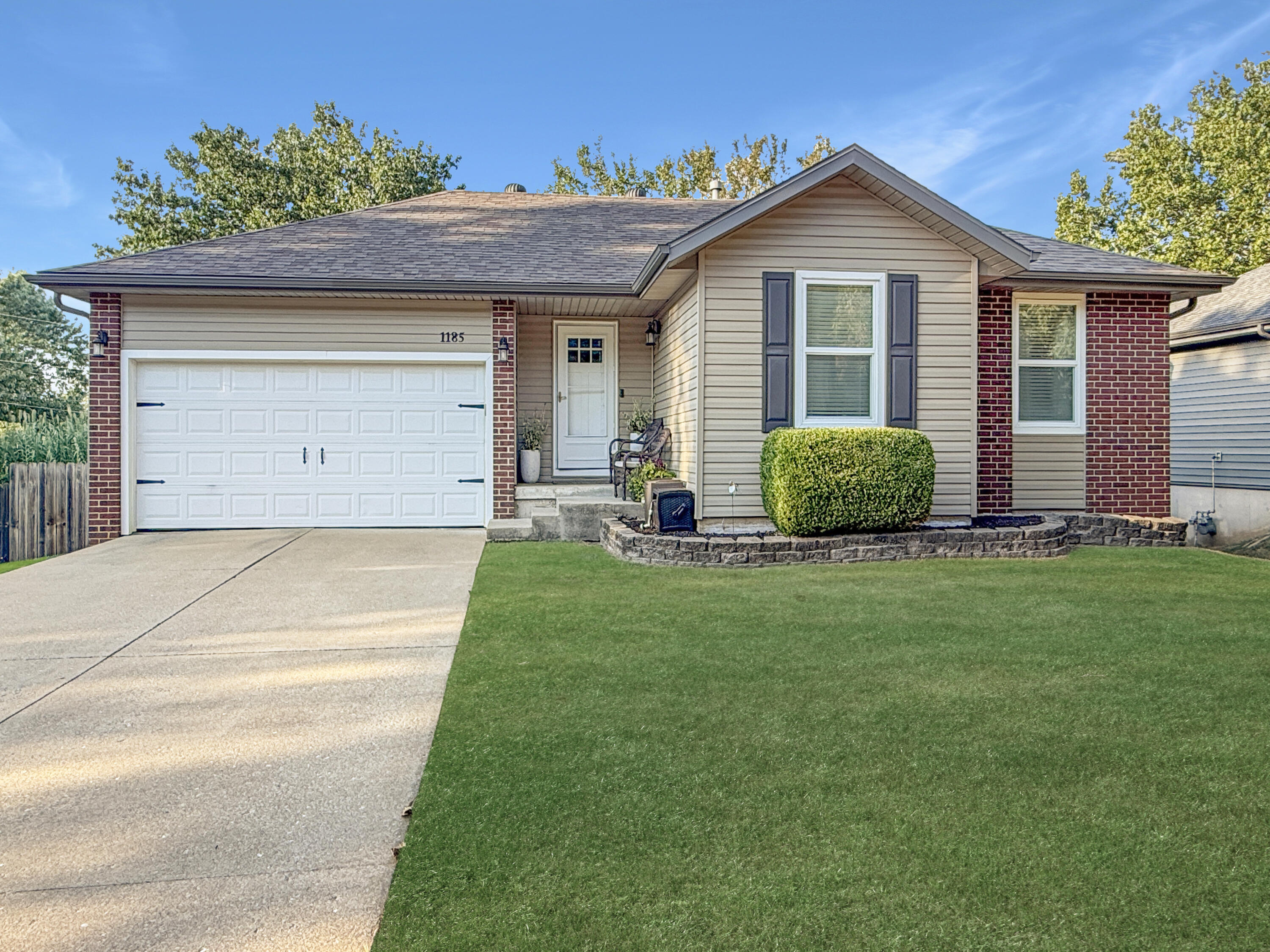 1185 West Grayrock Drive Property Photo 1