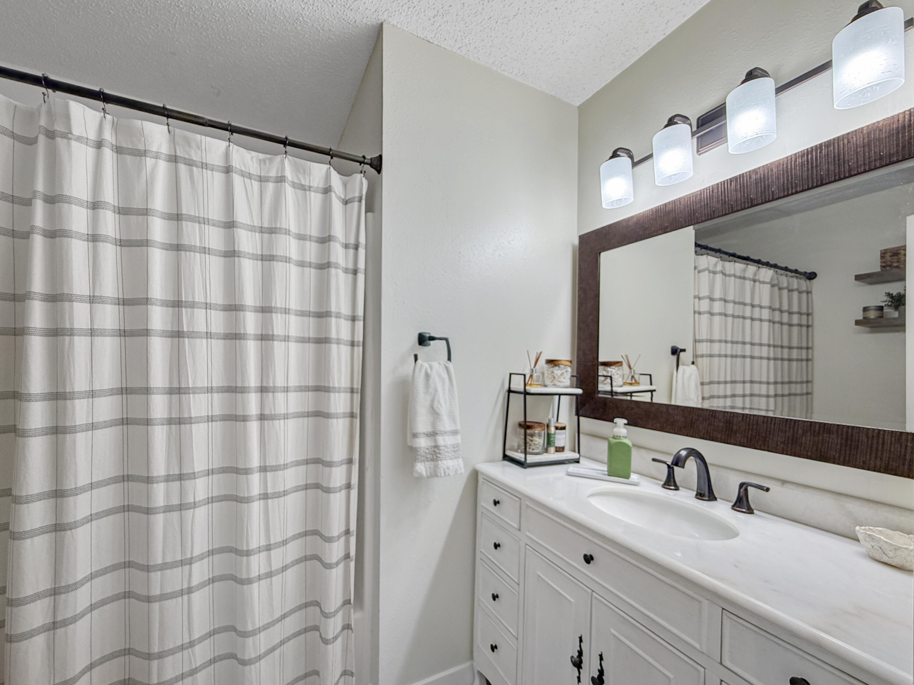 1185 West Grayrock Drive Property Photo 7