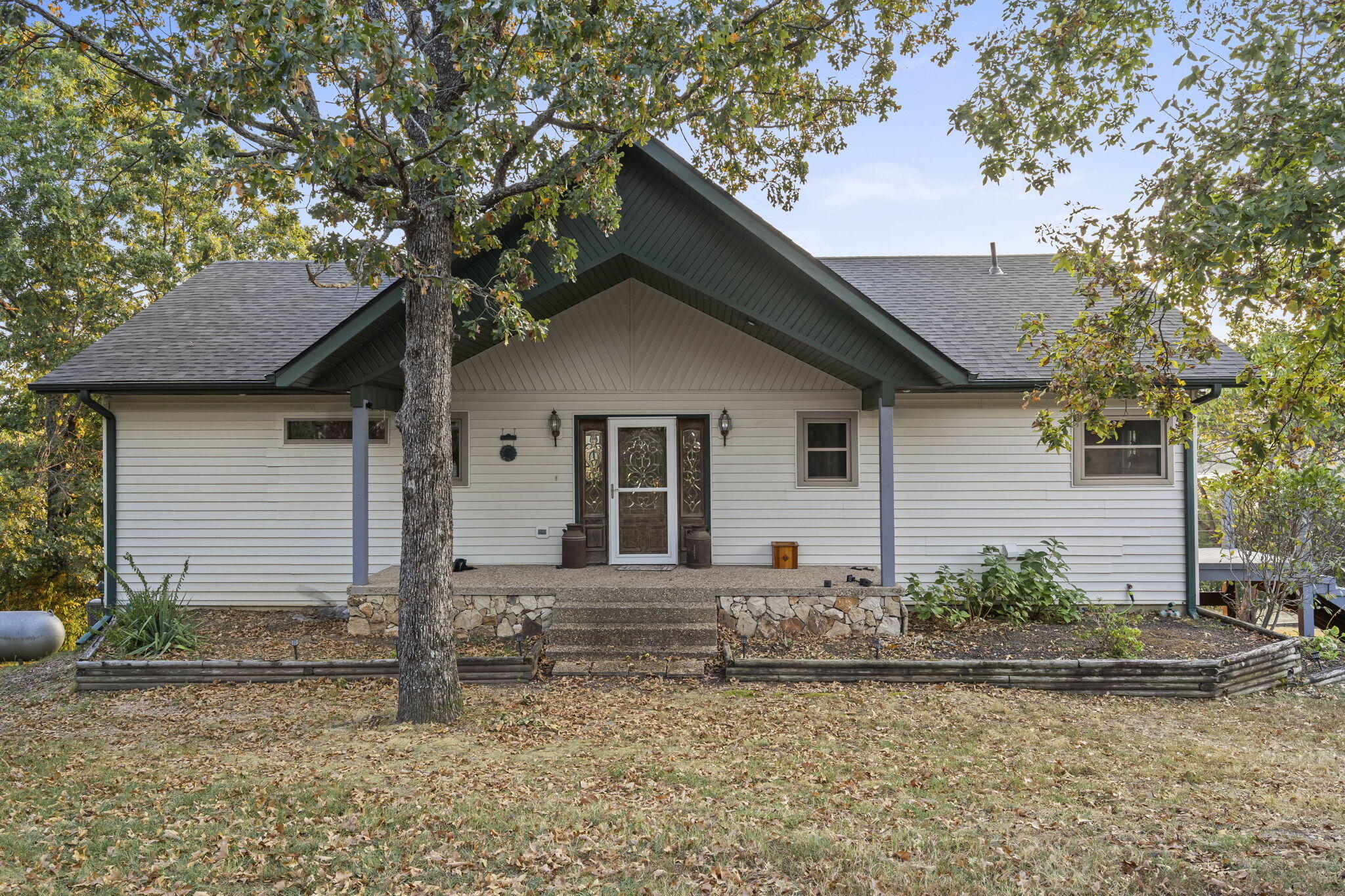174 Lunker Bass Lane Road Property Photo 1