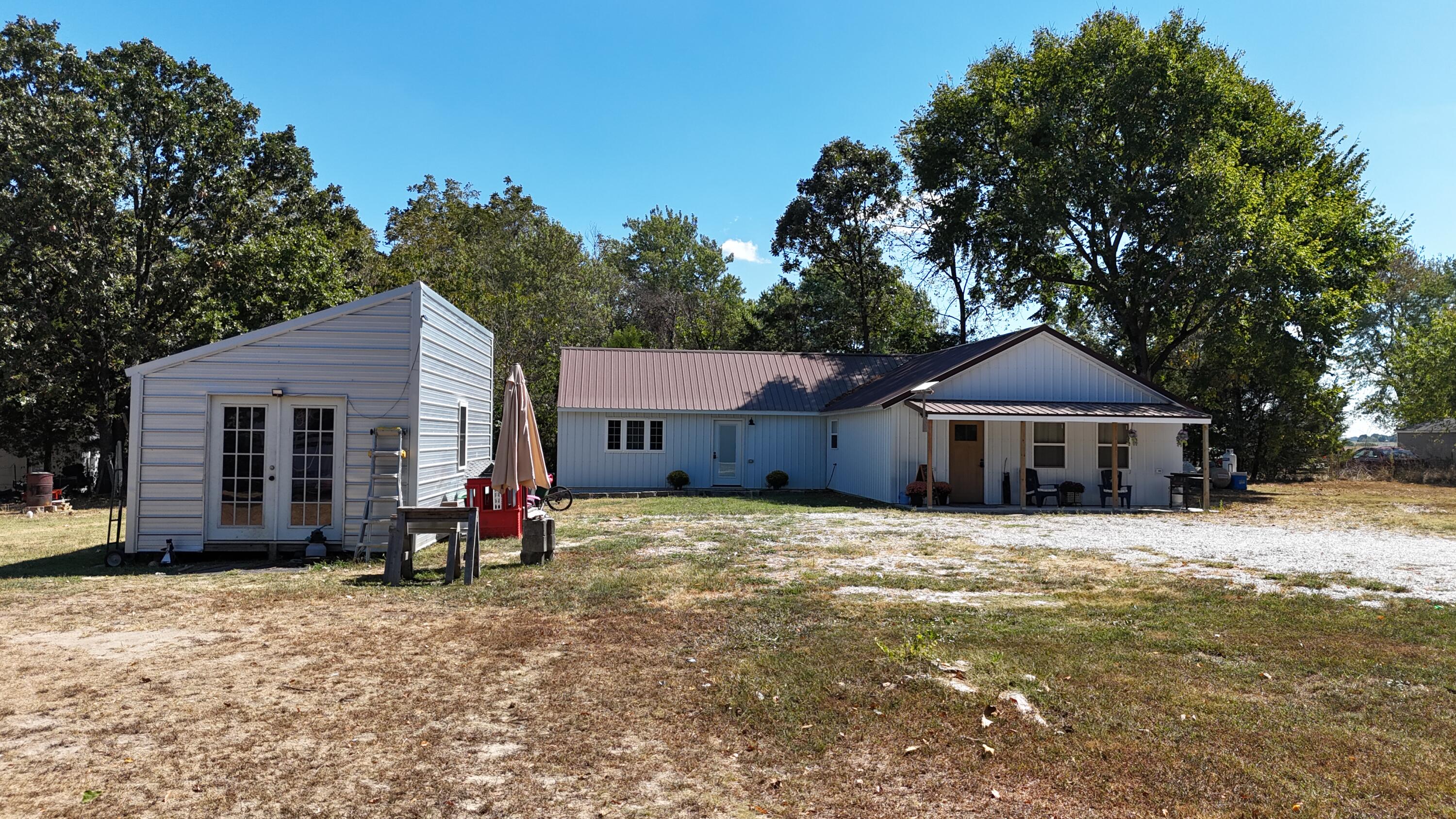279 Castlegate Drive Property Photo 1