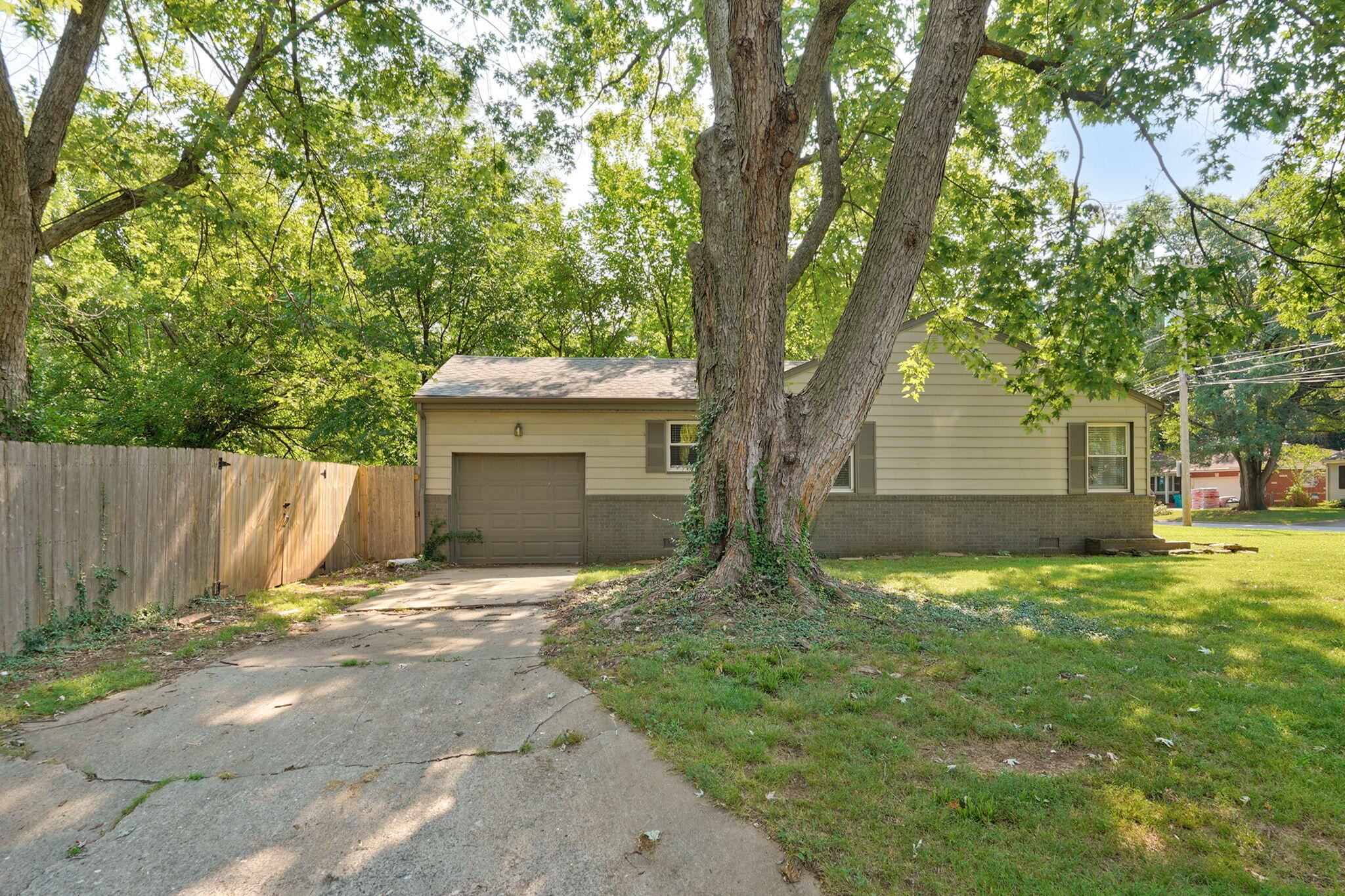303 East Cherokee Street Property Photo 23