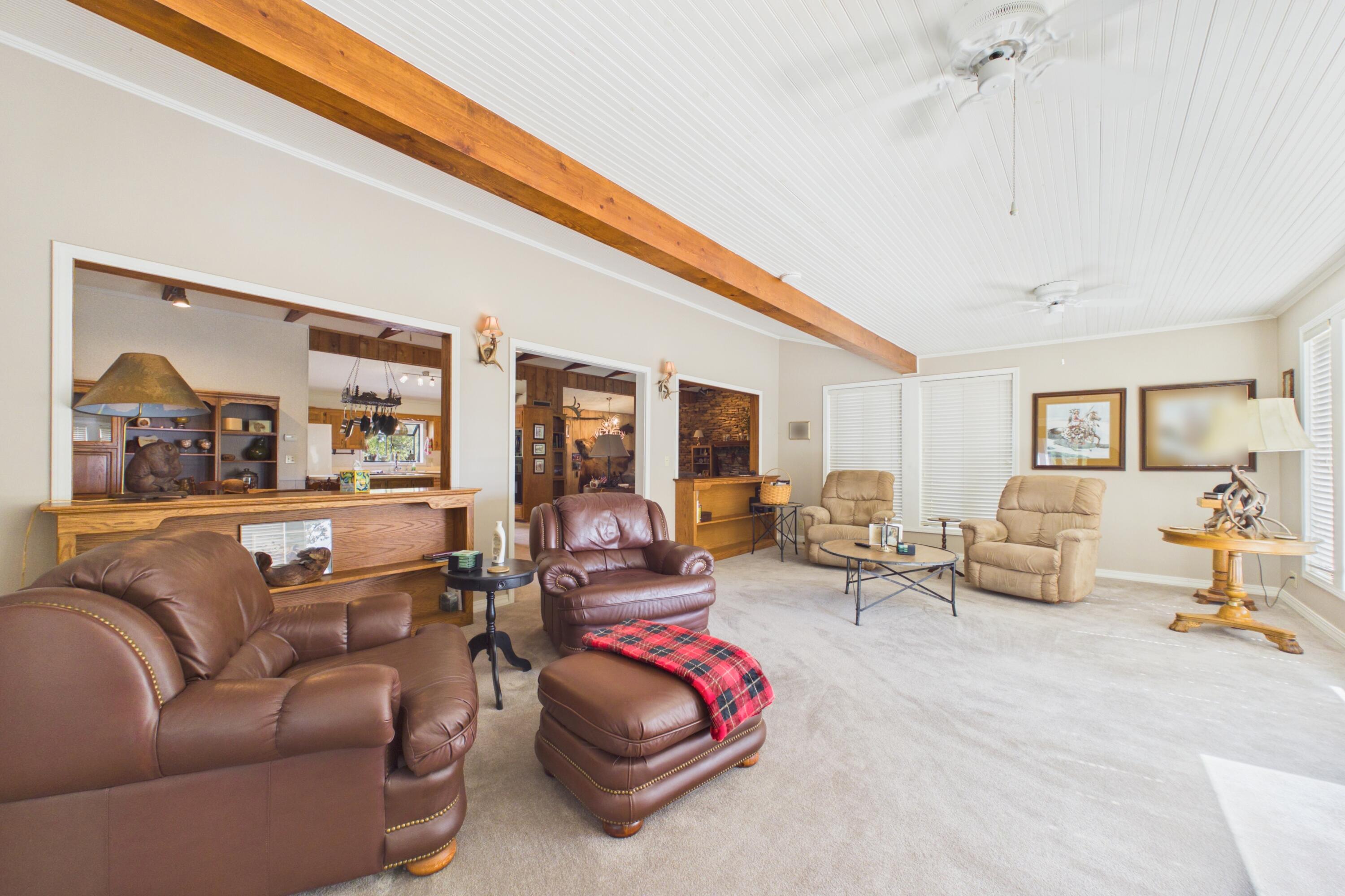 136 Looney Lane Property Photo 10