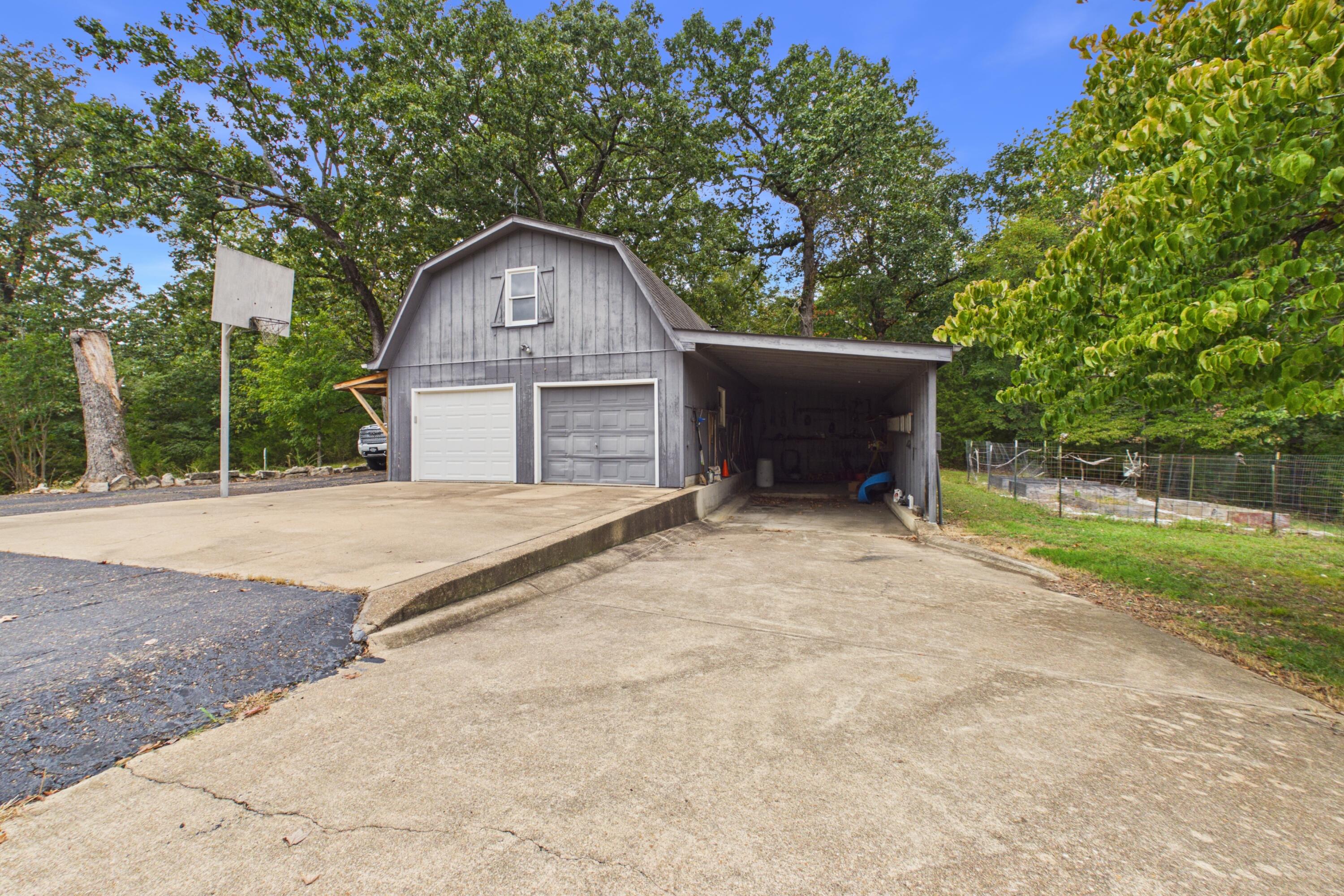 136 Looney Lane Property Photo 33