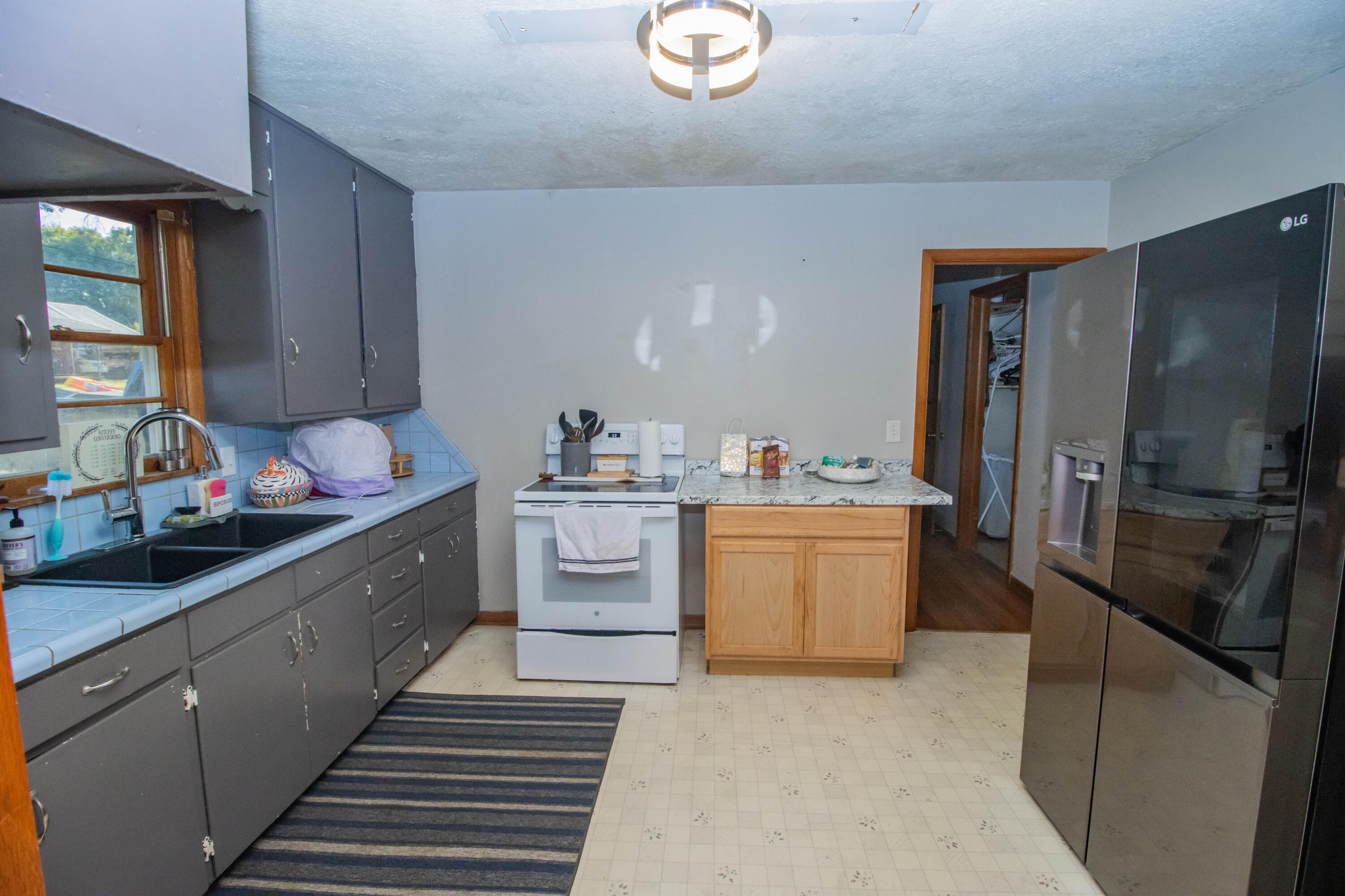 1003 West Newman Avenue Property Photo 17
