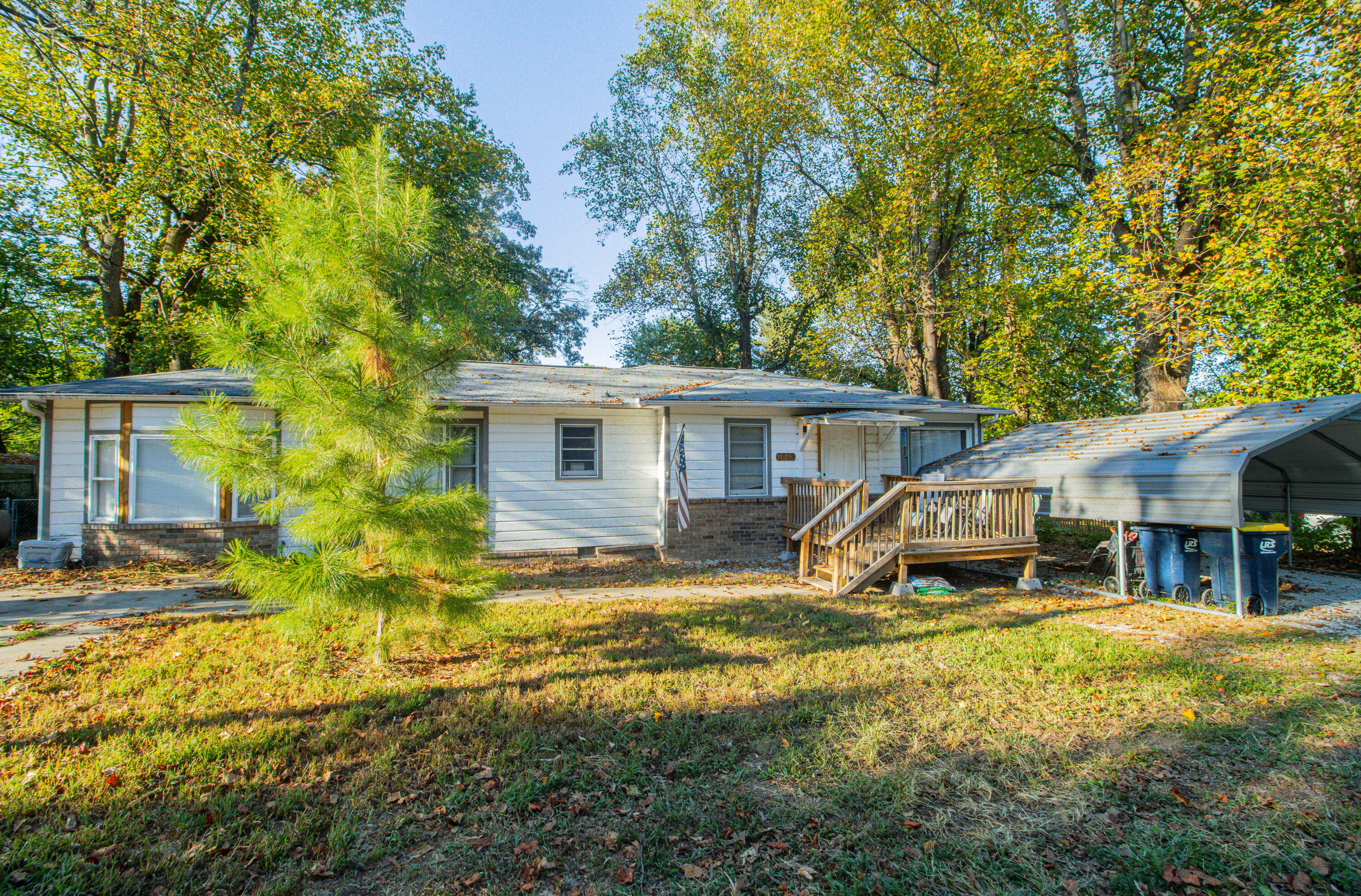 1003 West Newman Avenue Property Photo 26
