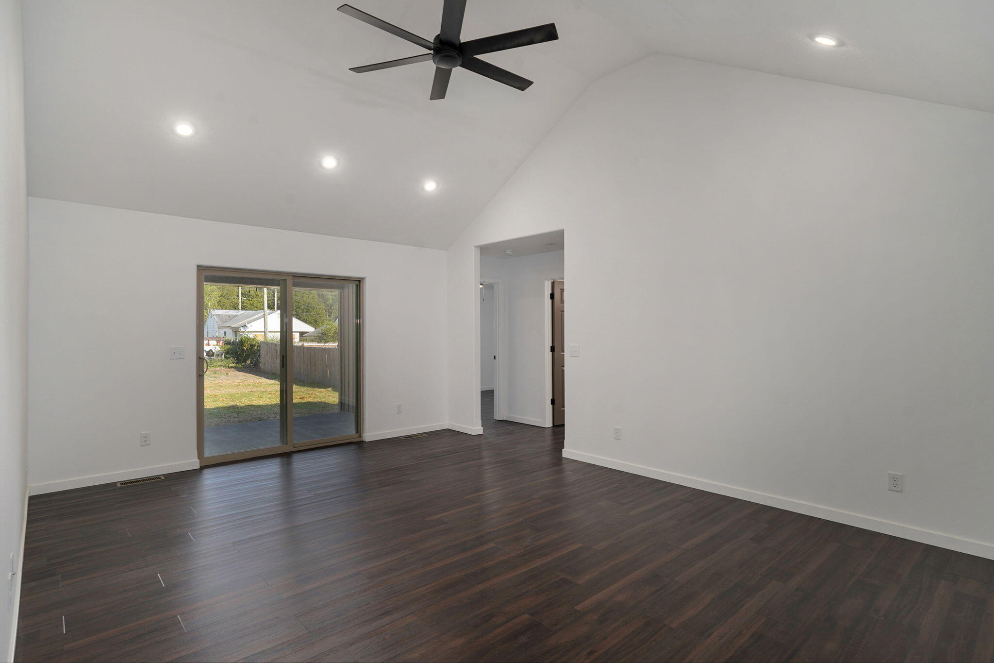 746 North Brown Avenue Property Photo 7