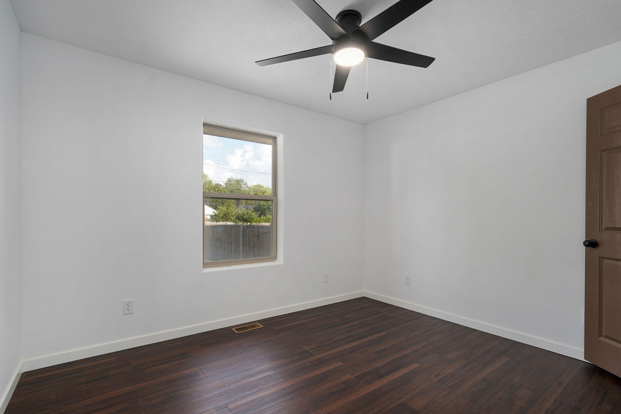 746 North Brown Avenue Property Photo 21